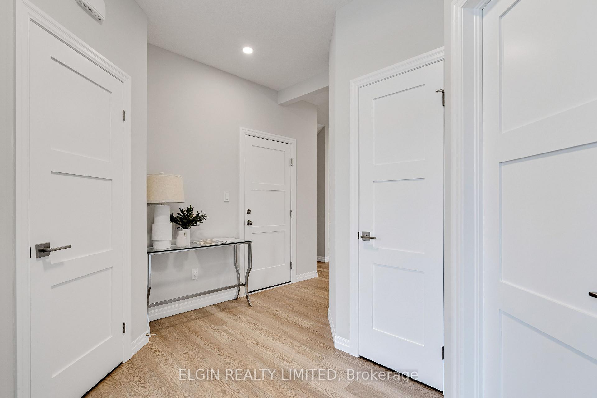 8 Columbus Court, Central Elgin — photo 4 of 5