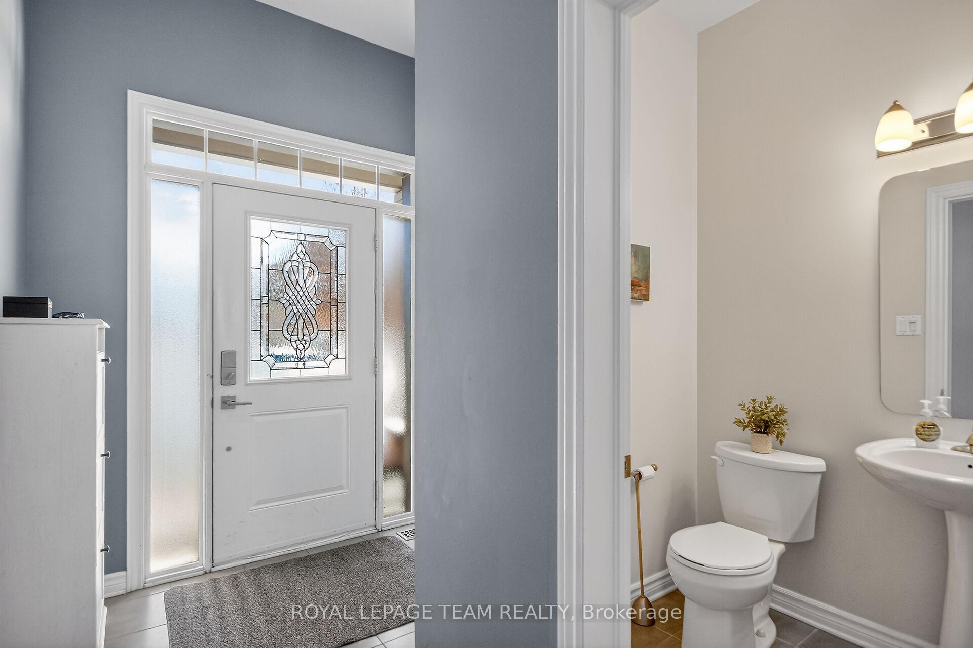 1591 Carronbridge Circle, Kanata — photo 3 of 5