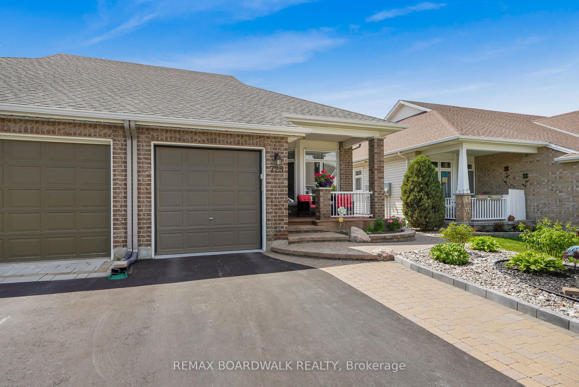 725 Cabris Crescent, Orleans - Cumberland and Area — photo 2 of 5