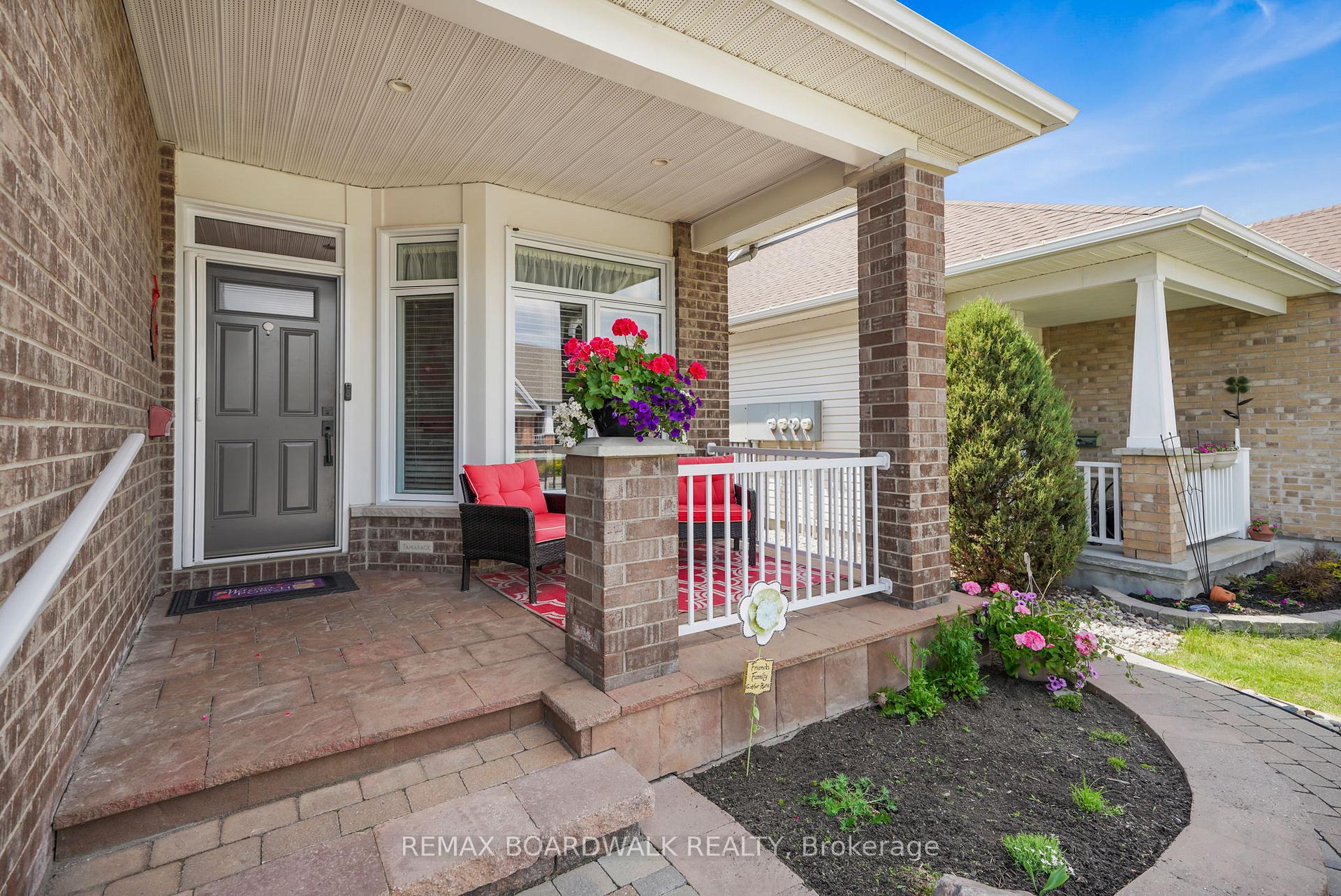 725 Cabris Crescent, Orleans - Cumberland and Area — photo 3 of 5