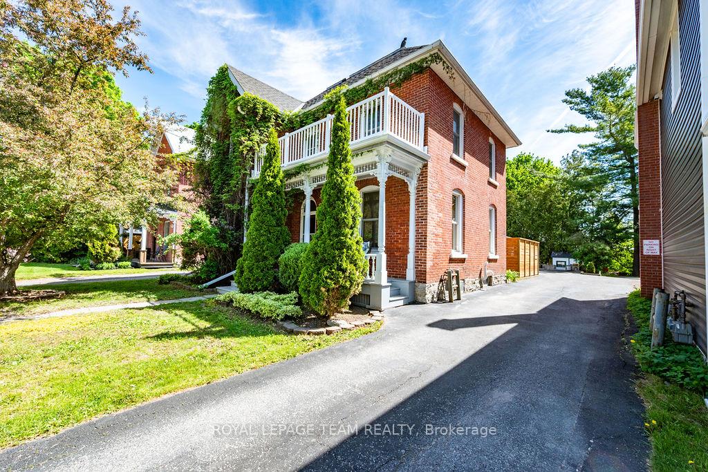 241 John Street N, Arnprior — photo 2 of 5