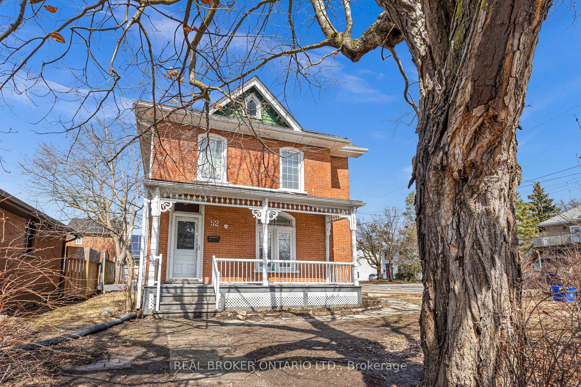 52 Victoria Avenue N MAIN, Peterborough — photo 3 of 5