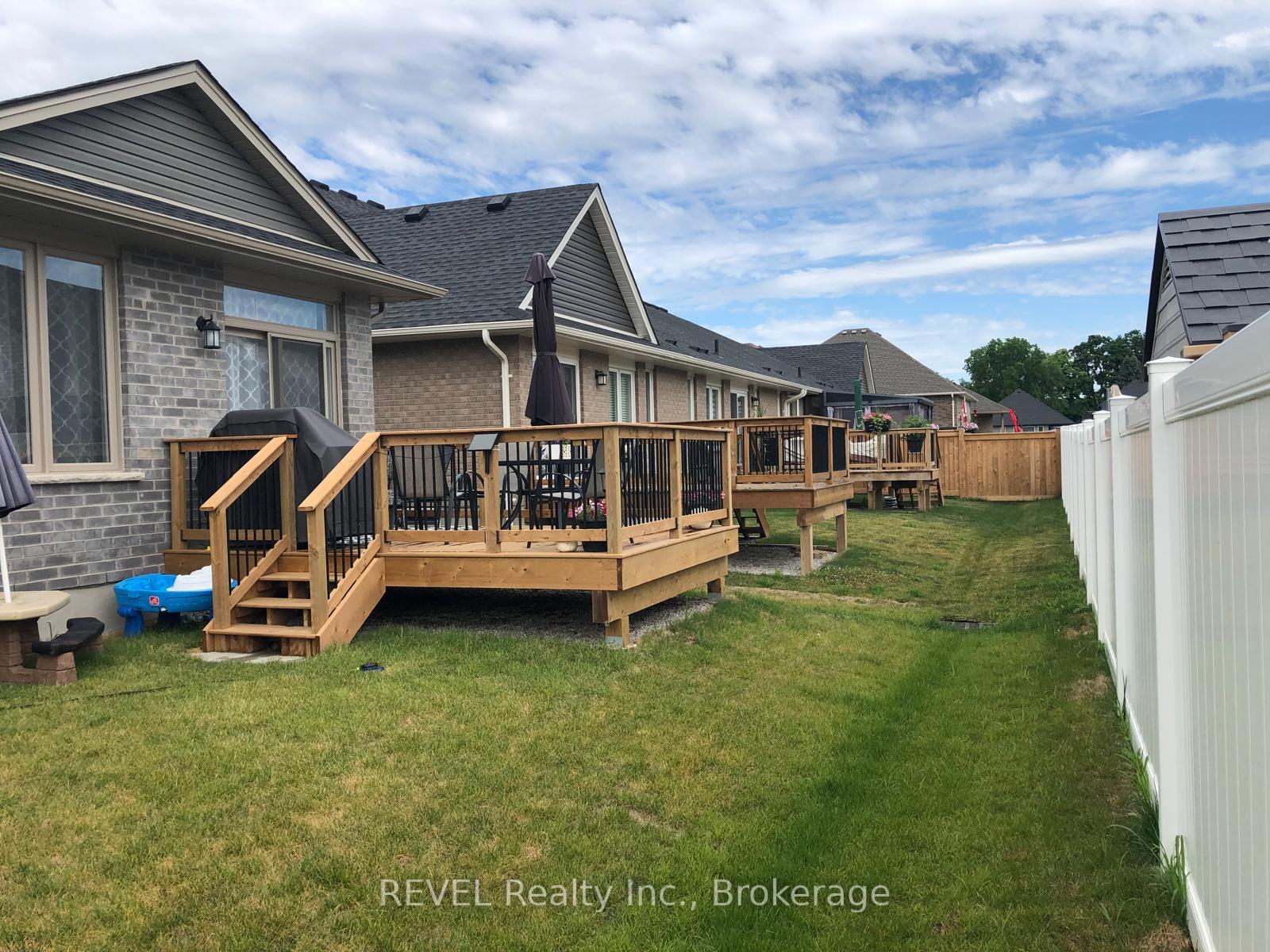 155 Denrich Avenue, Tillsonburg — photo 2 of 3