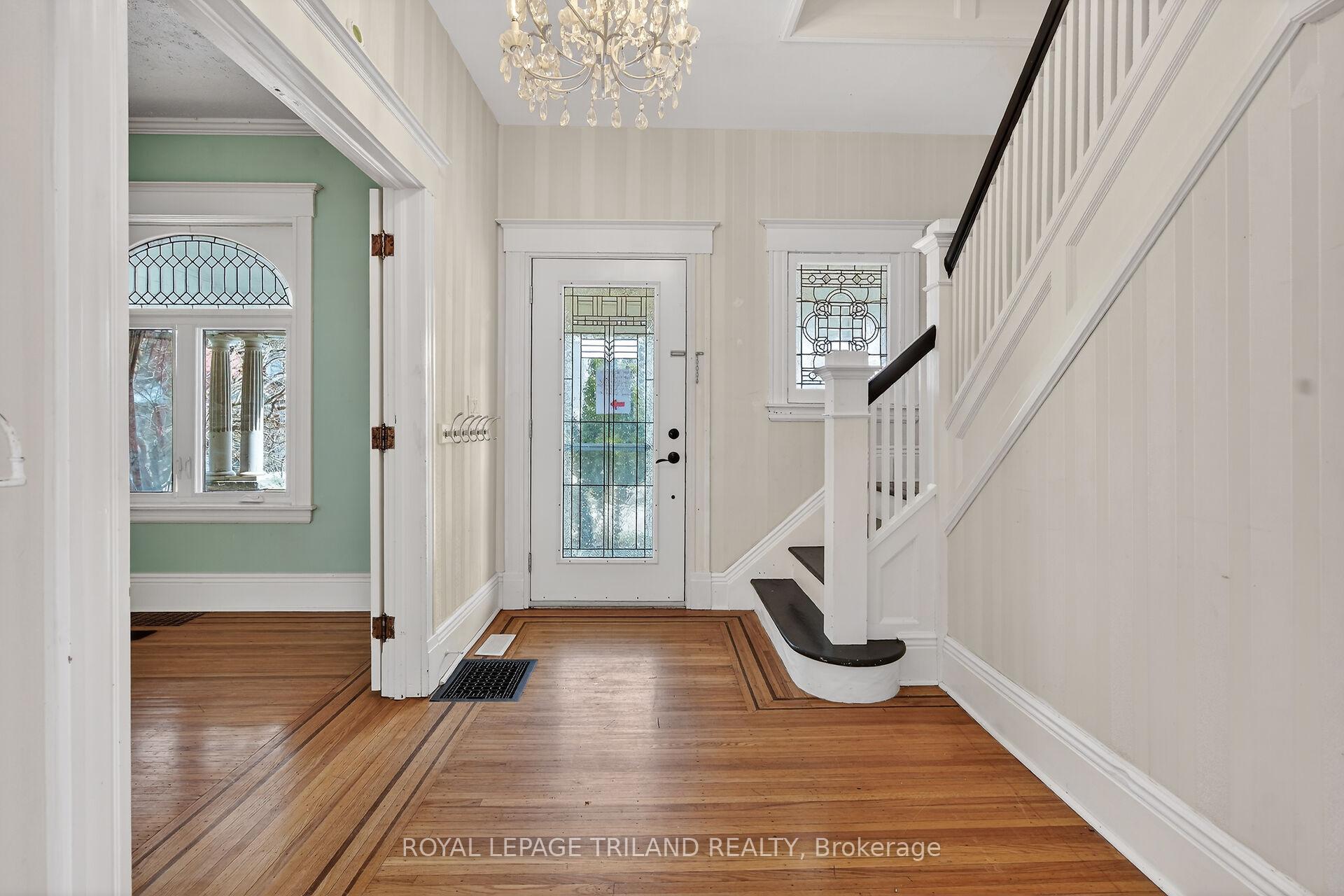 40 Metcalfe Street, St. Thomas — photo 4 of 5