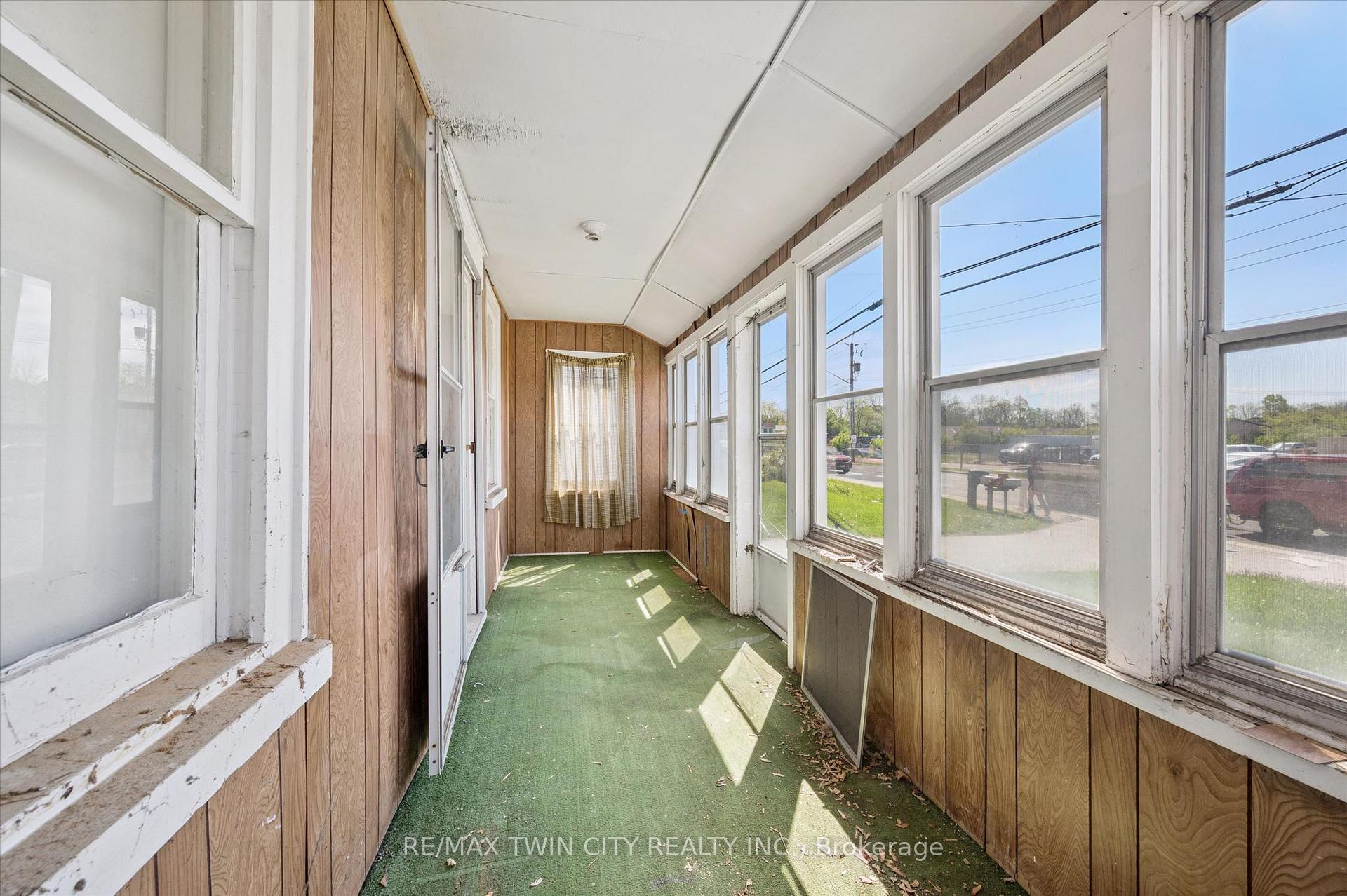 630 Main Street E, Cambridge — photo 4 of 5