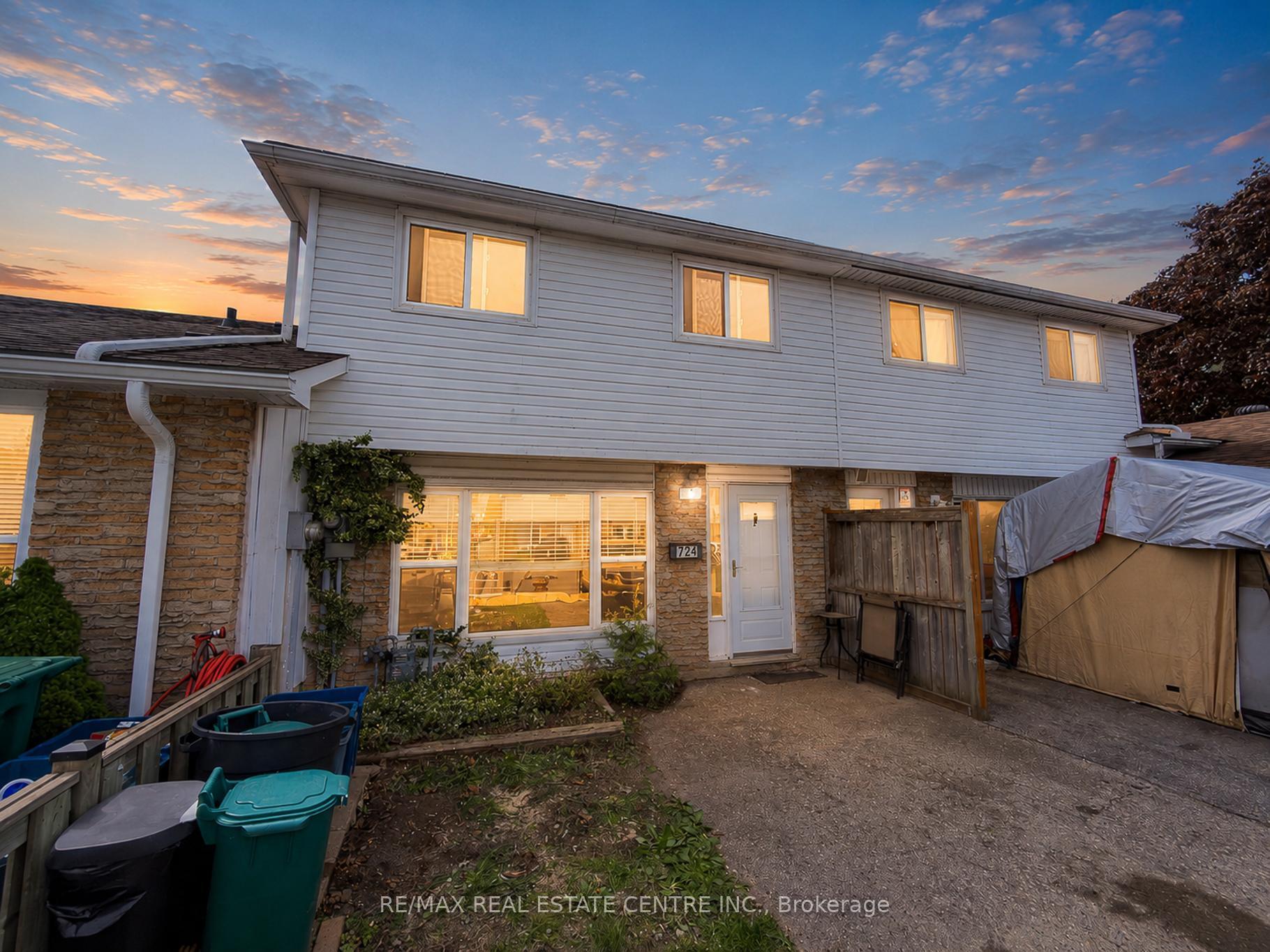 724 Parkview Crescent, Cambridge — photo 3 of 5