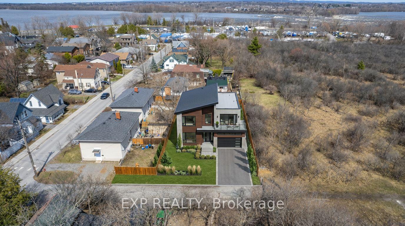 2723 Rowatt Street, Britannia - Lincoln Heights and Area — photo 3 of 5