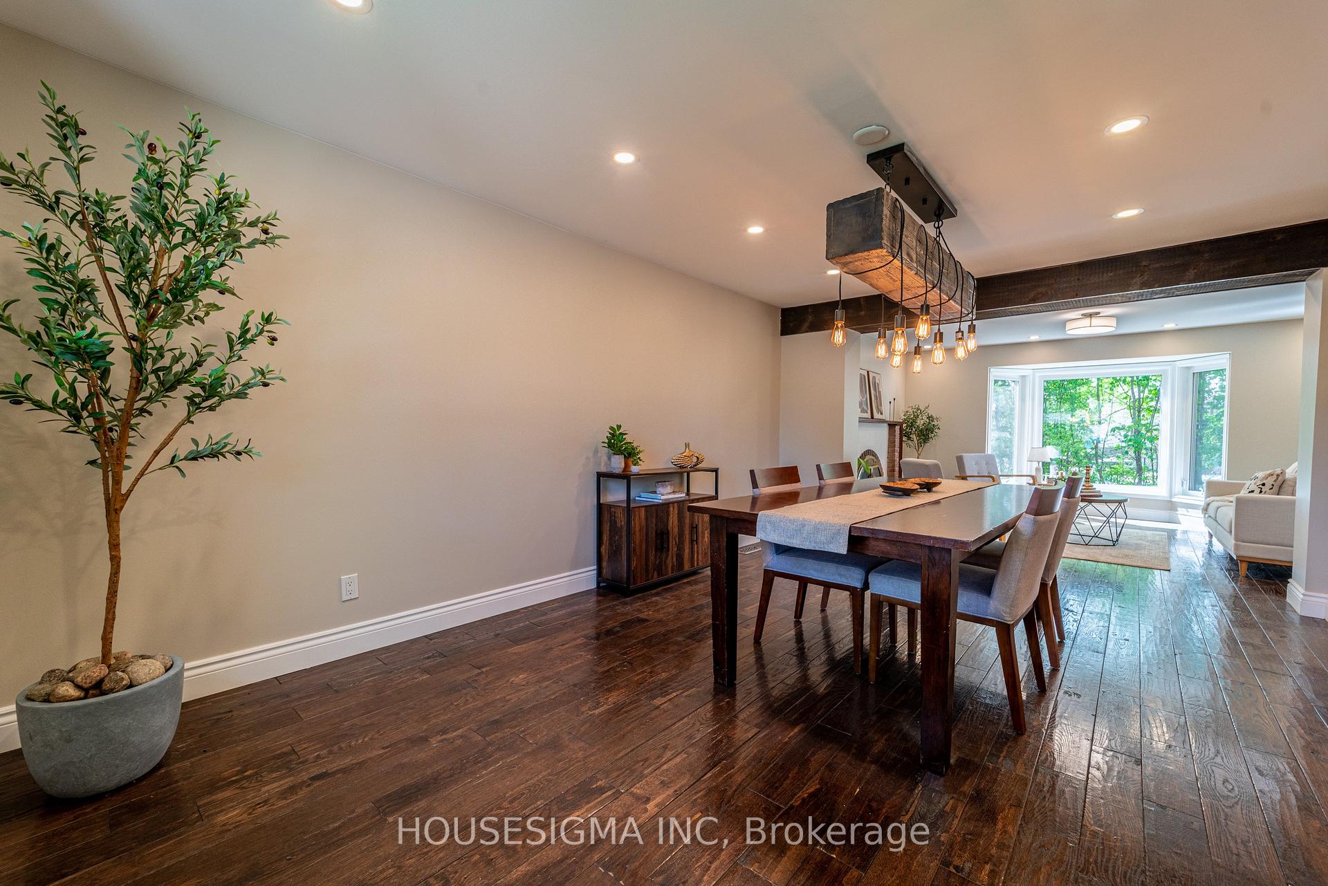 2032 Kings Grove Crescent, Beacon Hill North - South and Area — photo 5 of 5