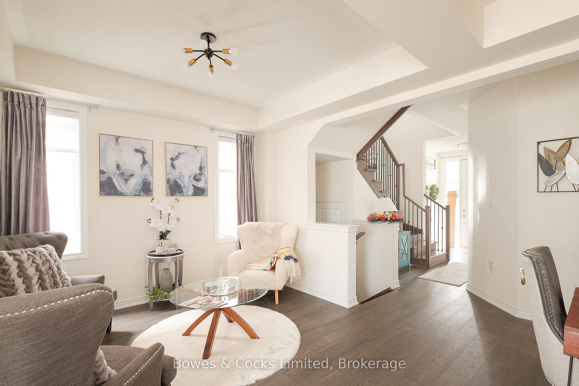 203 O'Neil Street, Peterborough — photo 4 of 5
