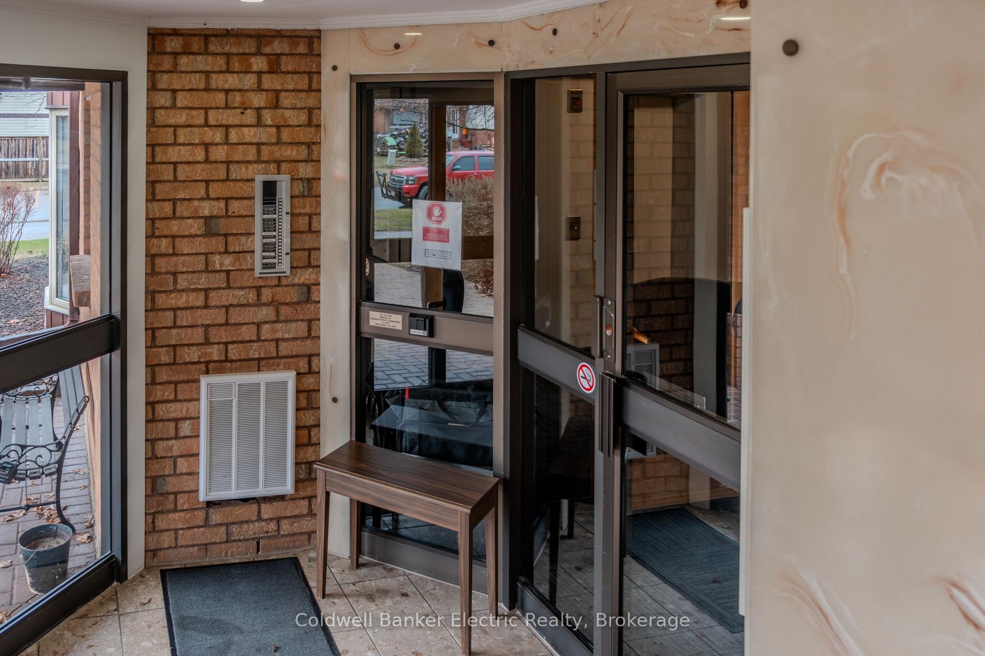 2185 Walker Avenue 105, Peterborough — photo 3 of 5