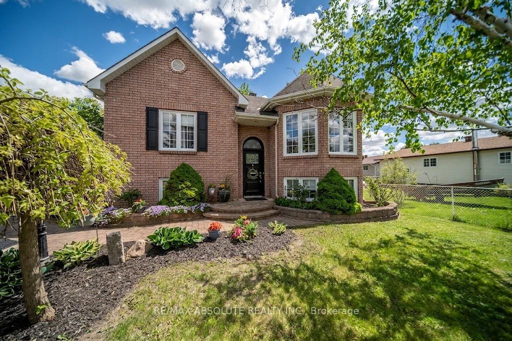 58 Albert Street, Russell, ON K0A 1W0 — Russell, Ontario