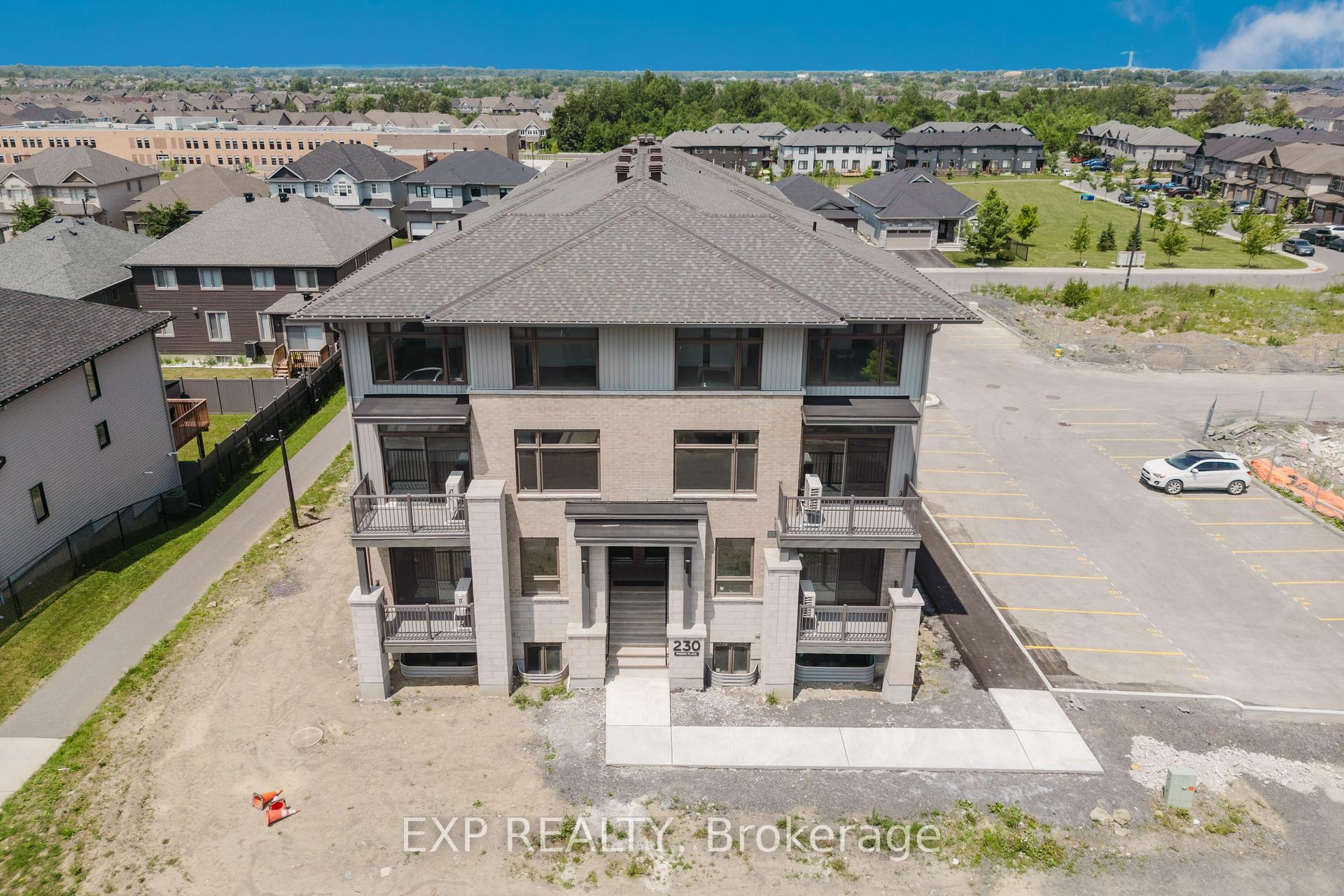 230 Pingwi Place E, Blossom Park - Airport and Area — photo 2 of 5