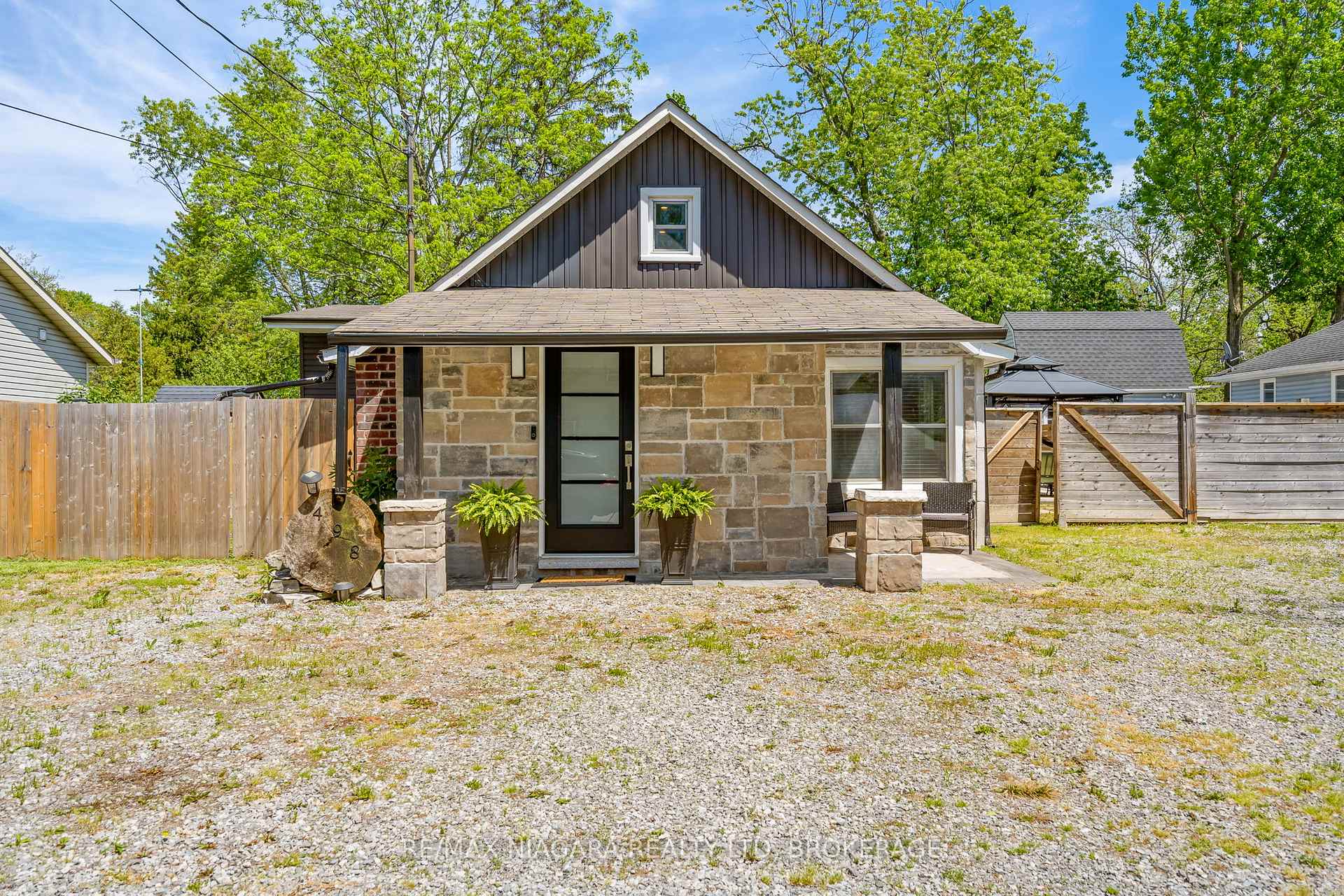 498 North Mill Street, Fort Erie, ON L0S 1N0 — Fort Erie, Ontario