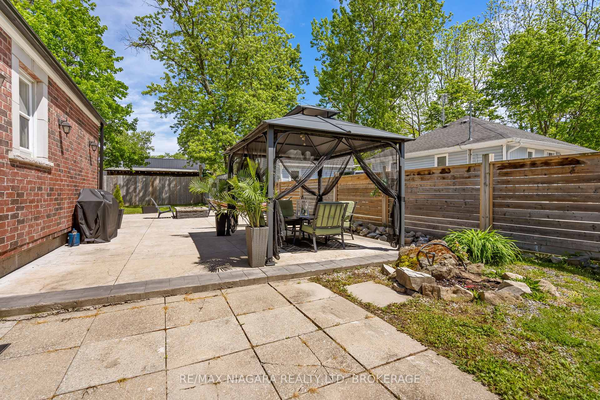 498 North Mill Street, Fort Erie — photo 4 of 5