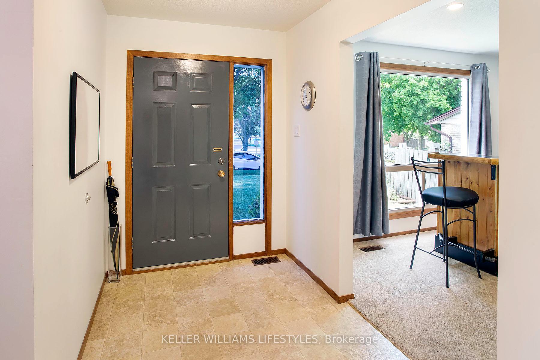 373 Blackacres Boulevard, London North — photo 4 of 5