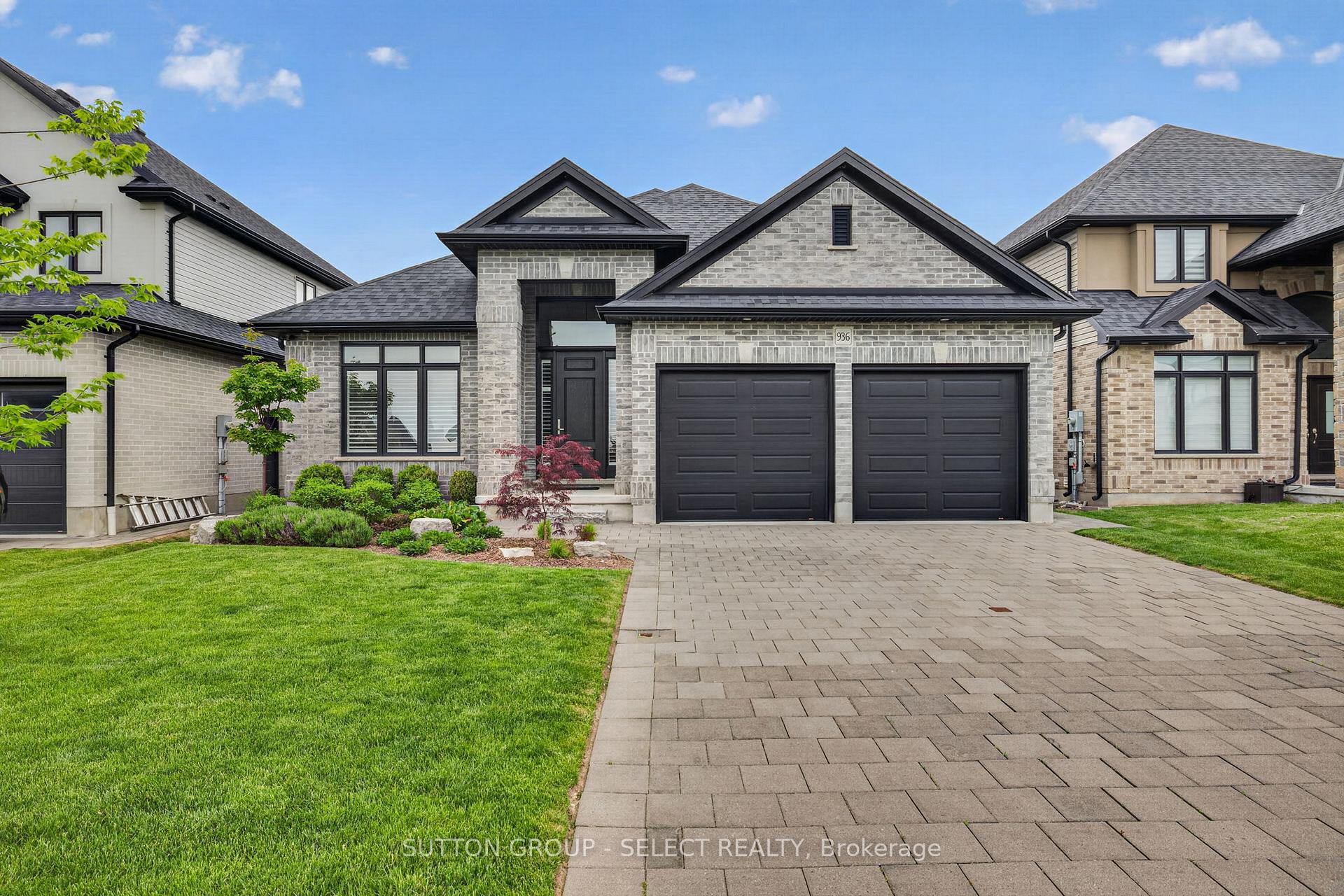 936 Zaifman Circle, London North — photo 2 of 5