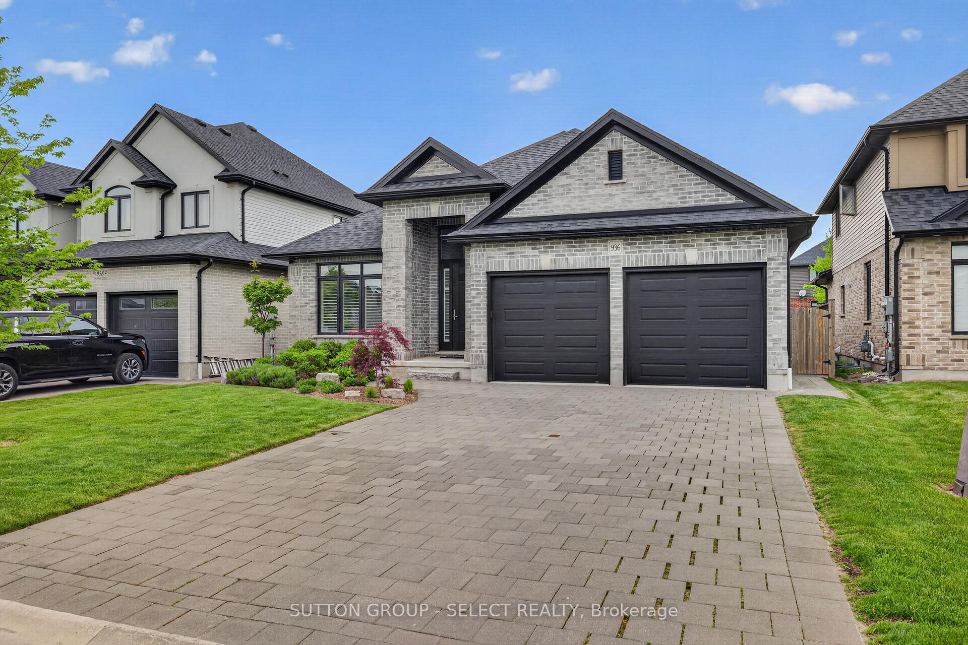 936 Zaifman Circle, London North — photo 3 of 5