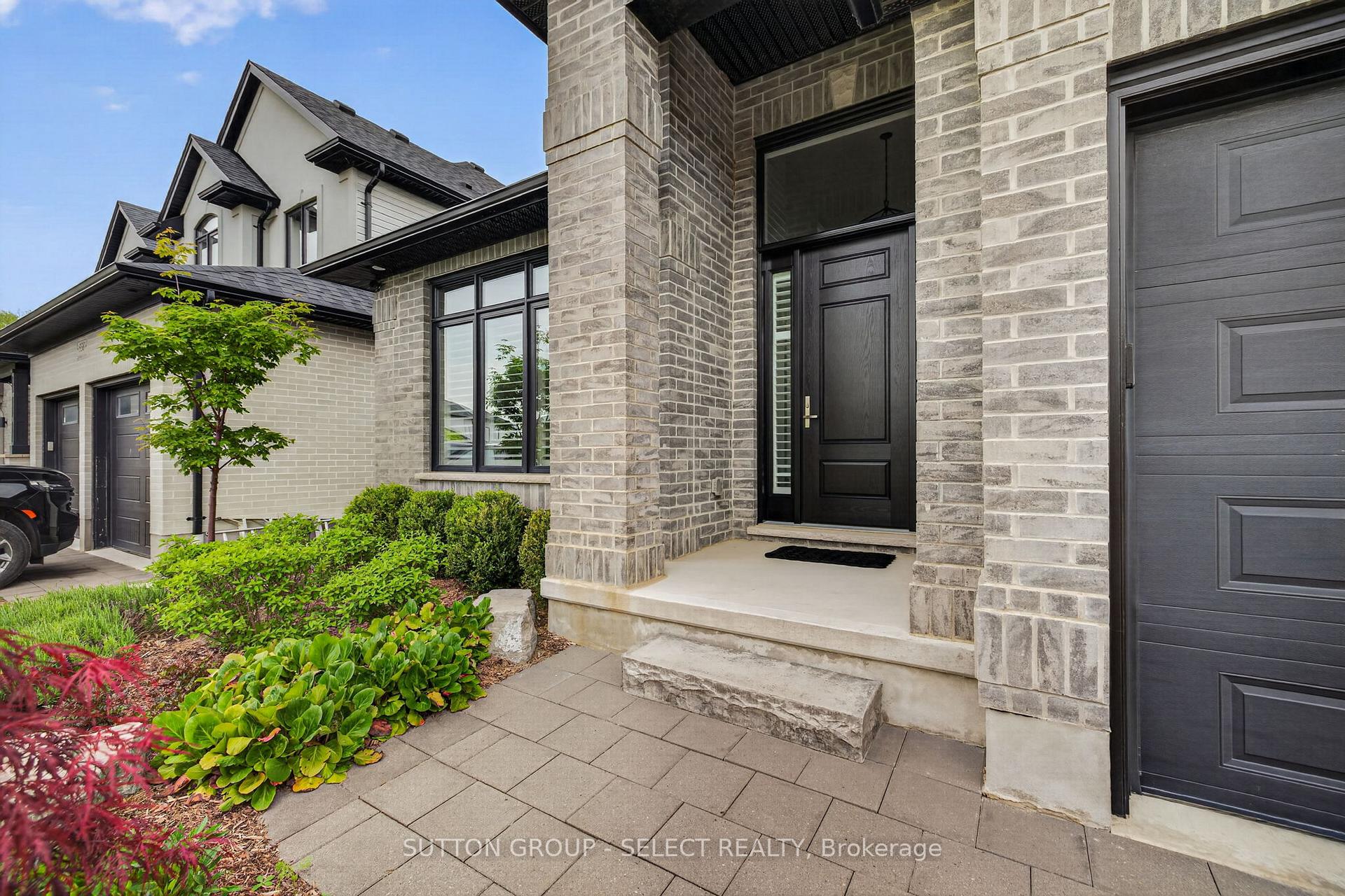 936 Zaifman Circle, London North — photo 4 of 5