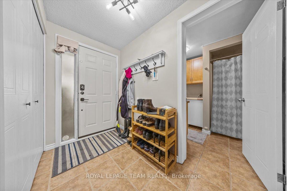 1137 Chimney Hill Way, Beacon Hill North - South and Area — photo 3 of 5