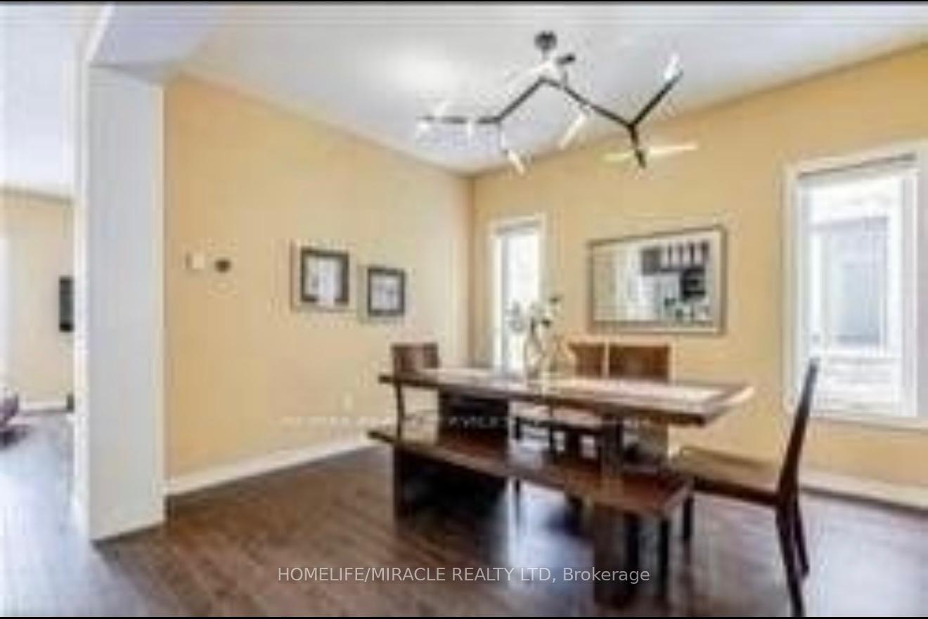 486 Skyline Avenue 36, London North — photo 2 of 5