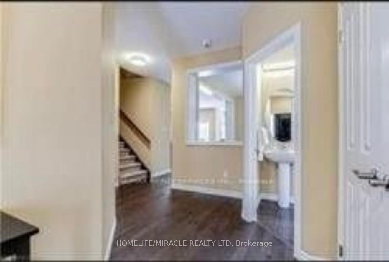 486 Skyline Avenue 36, London North — photo 3 of 5