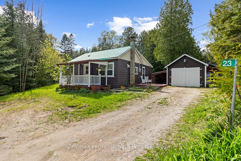 23 Woodstock Avenue, Northern Bruce Peninsula — photo 2 of 5