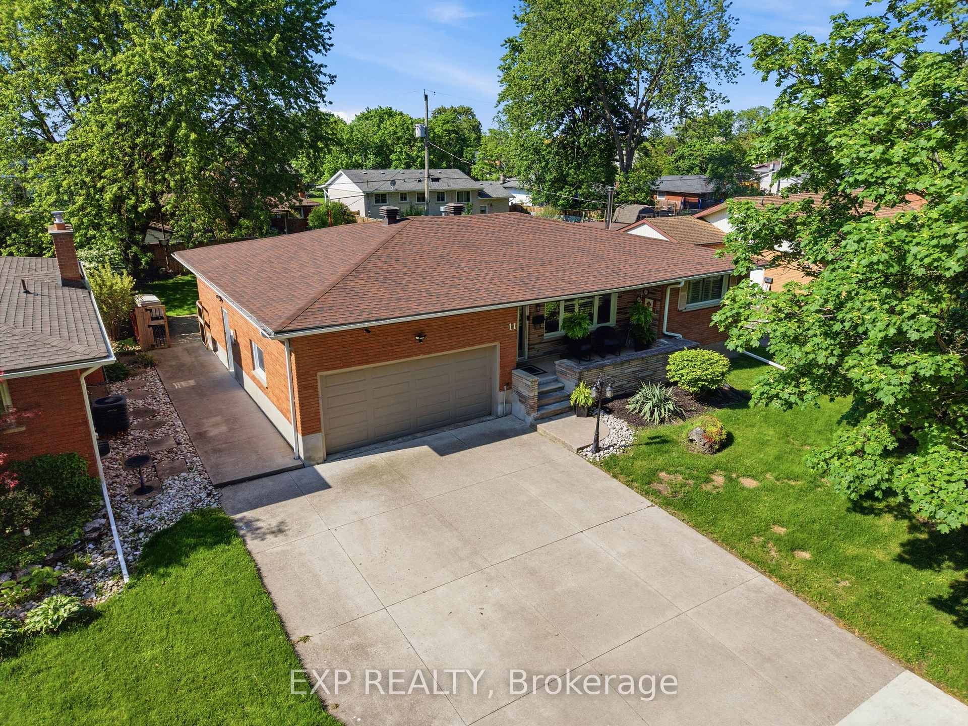 11 Martha Court, Welland — photo 4 of 5