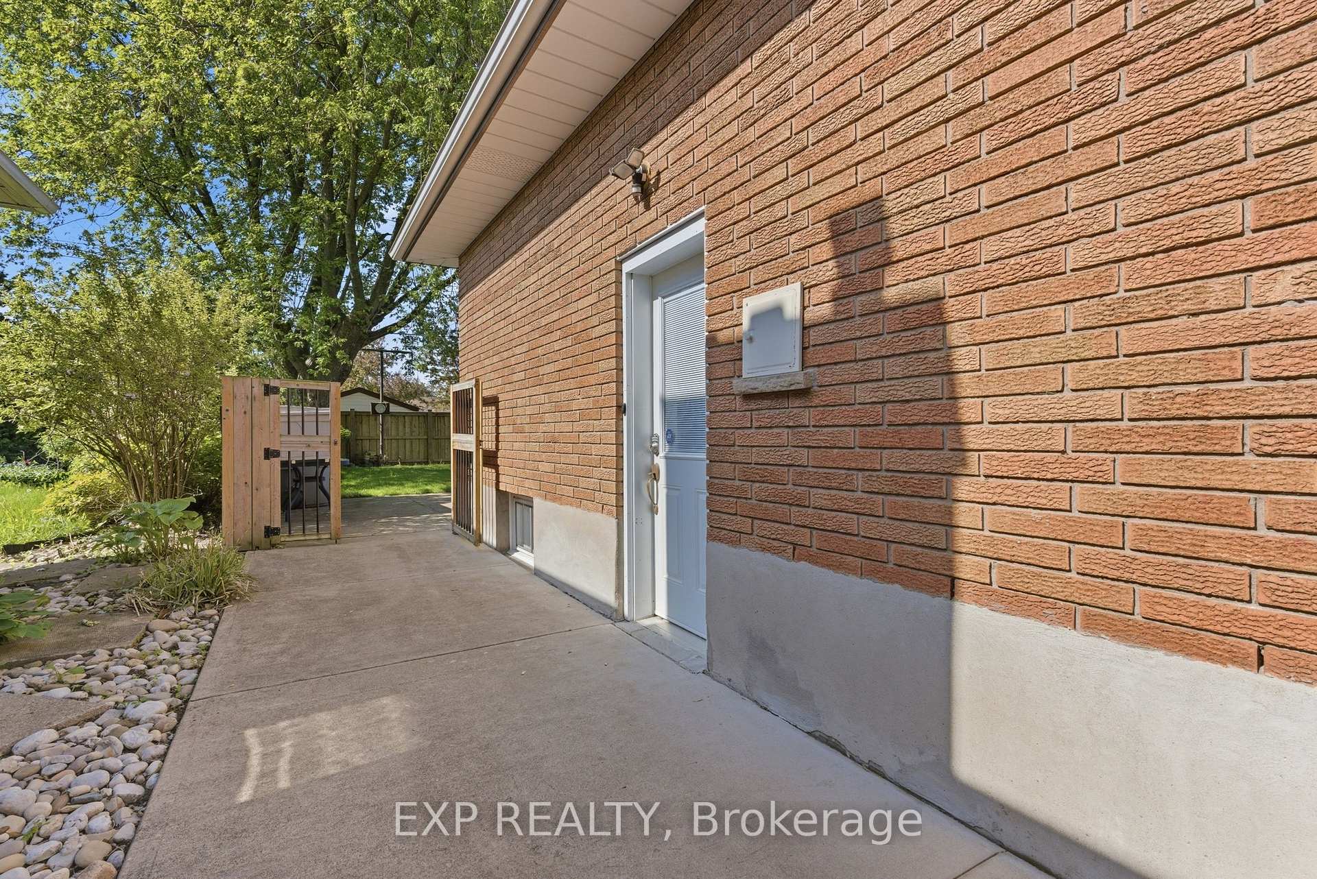 11 Martha Court, Welland — photo 5 of 5