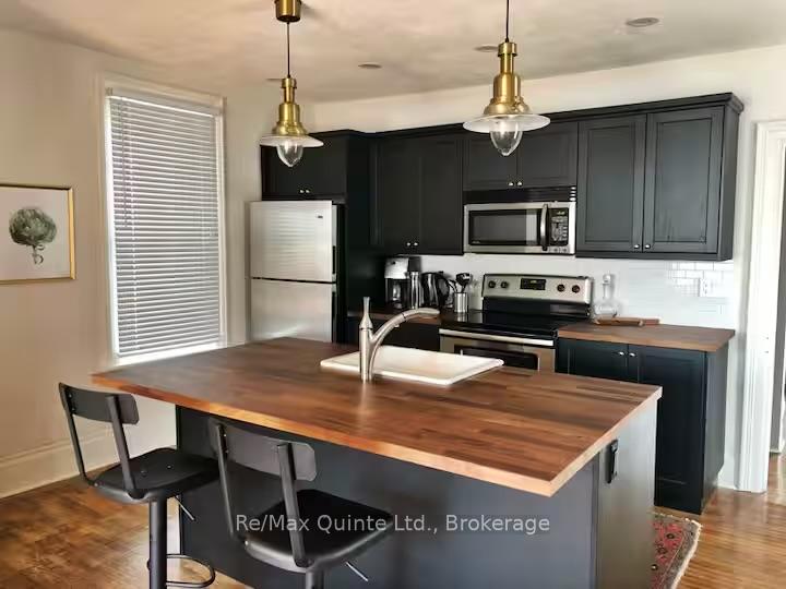 41 Hill Street, Prince Edward County — photo 4 of 5