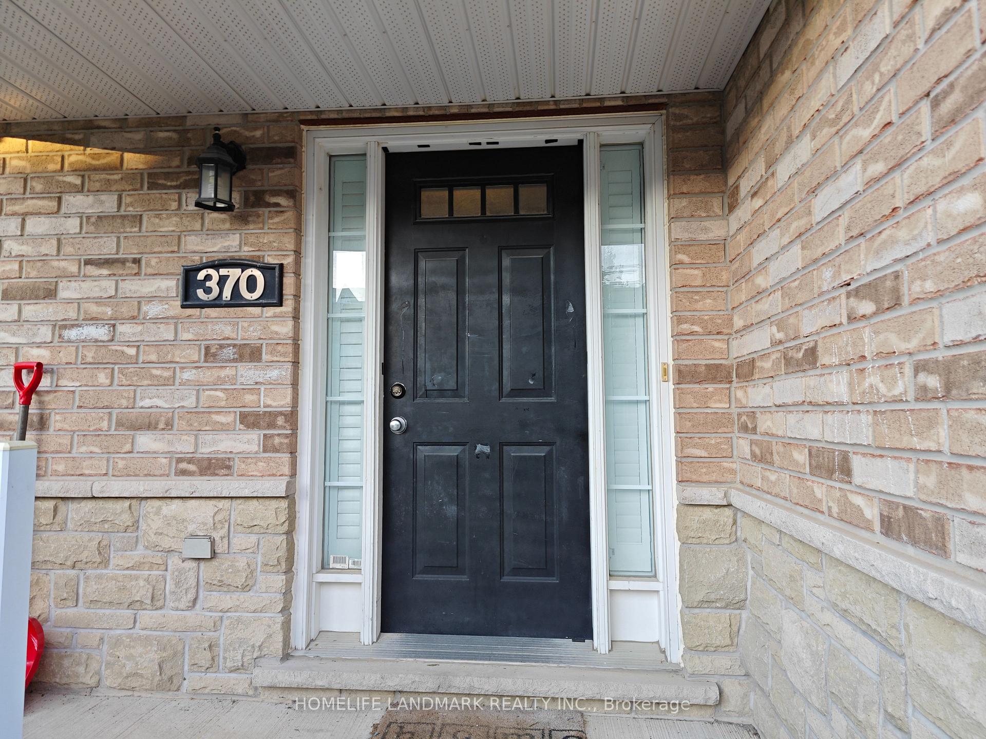 370 Sauve Crescent, Waterloo — photo 2 of 5