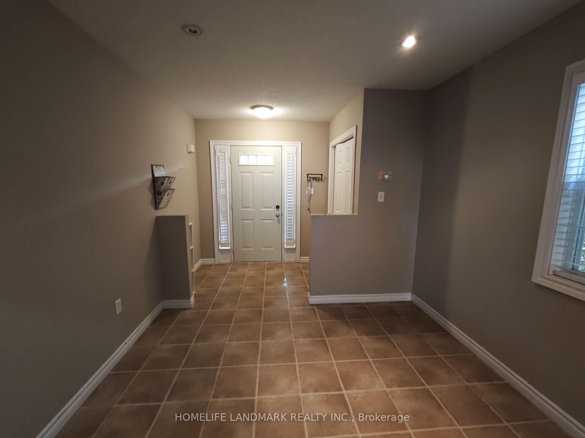 370 Sauve Crescent, Waterloo — photo 3 of 5