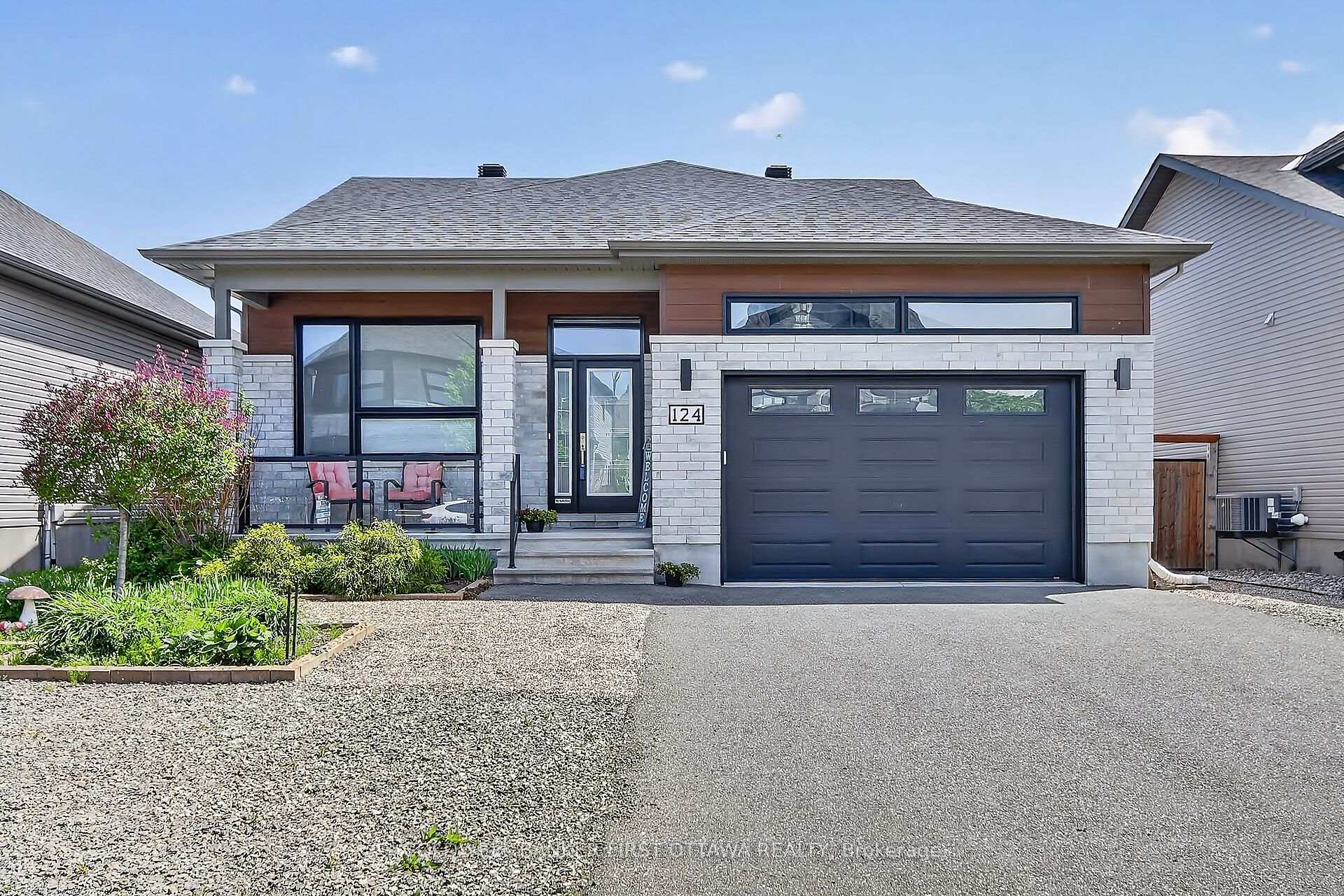 124 Lyon Street E, Russell, ON K0A 1W0 — Russell, Ontario