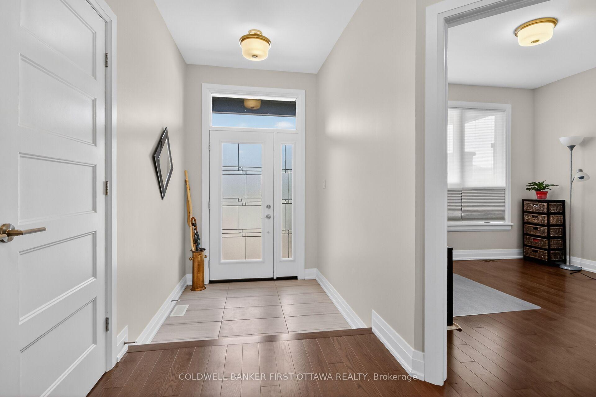 124 Lyon Street E, Russell — photo 2 of 5