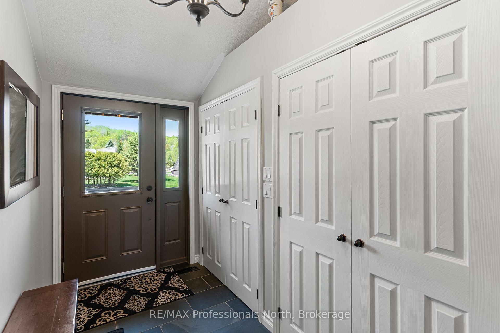 68 Halbiem Crescent, Dysart et al — photo 4 of 5