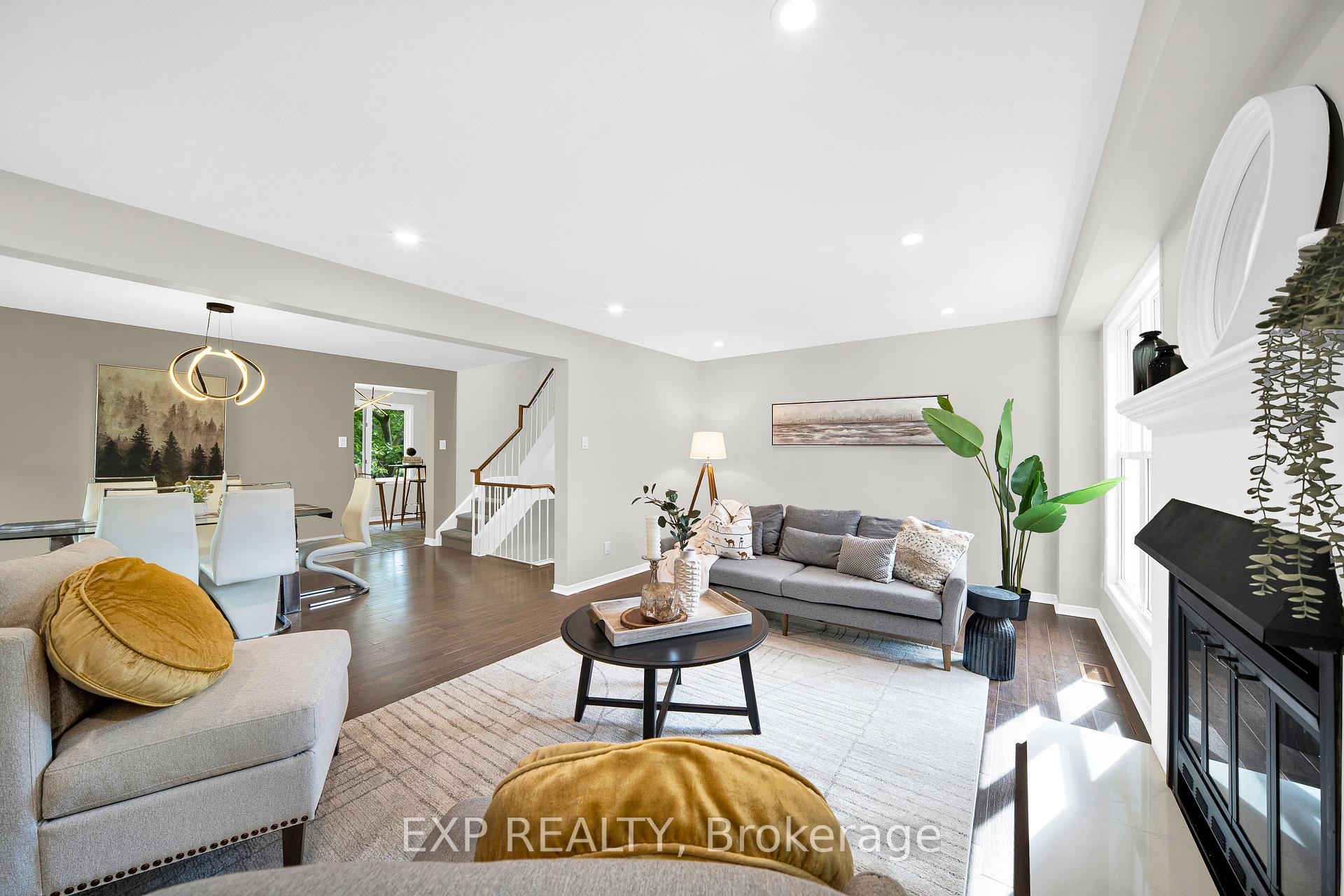 172 Centrepointe Drive, South of Baseline to Knoxdale — photo 4 of 5