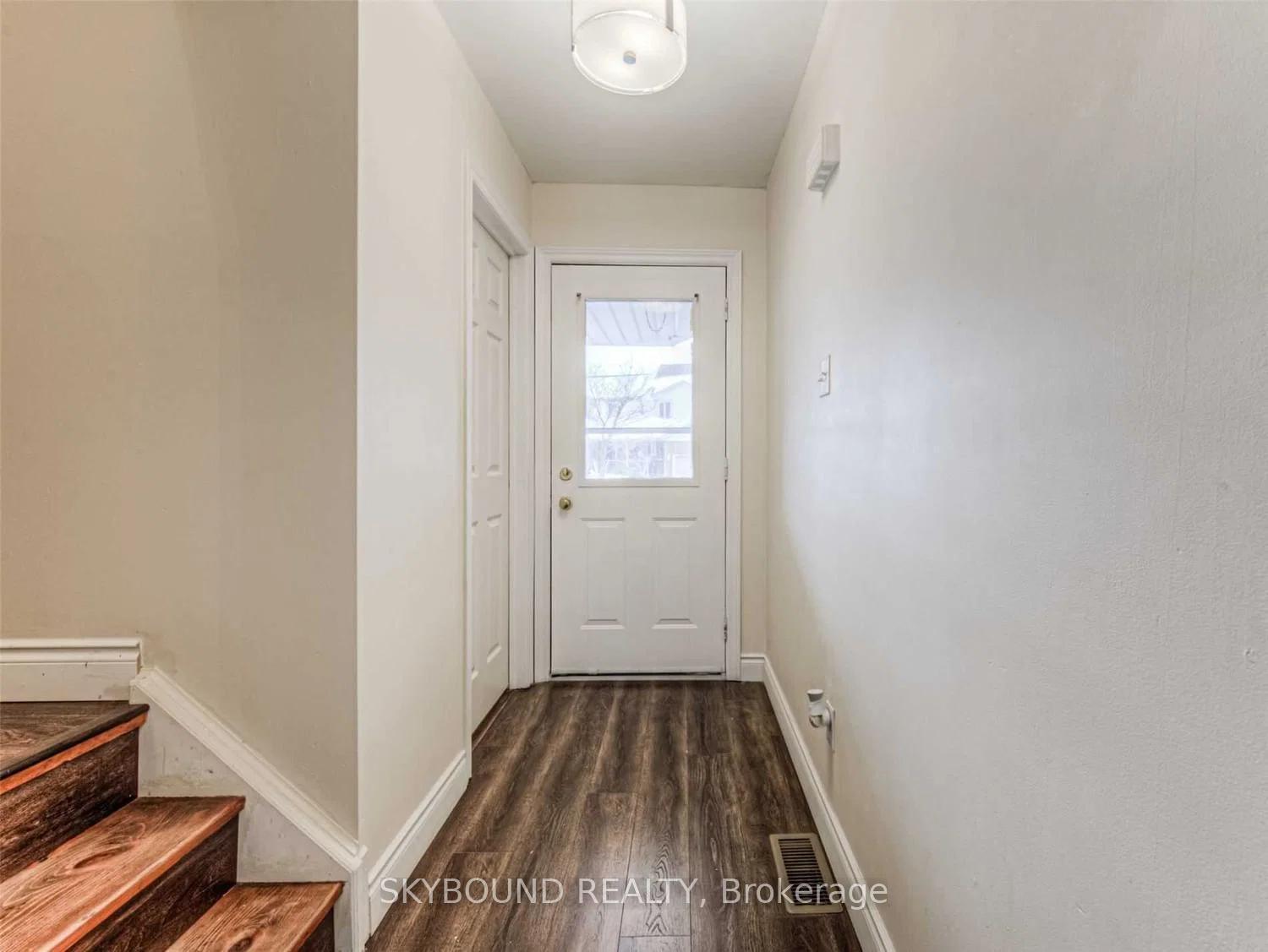 360 Cornridge Place 7, Waterloo — photo 4 of 5