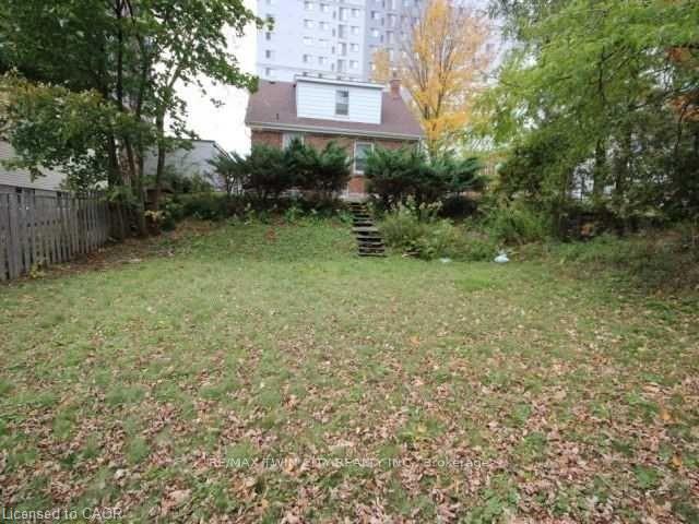 342 King St N Street N, Waterloo — photo 3 of 5