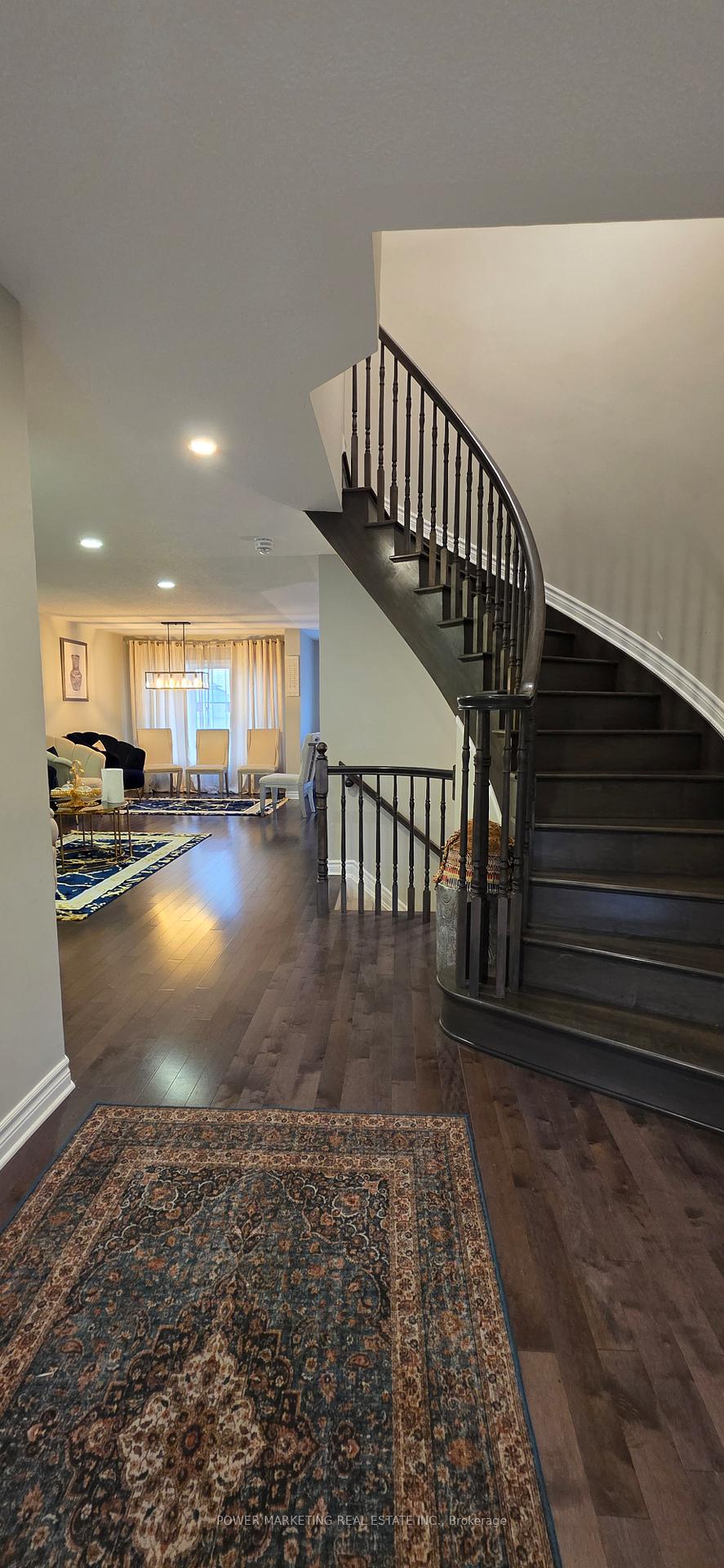 706 Trigoria Crescent, Orleans - Cumberland and Area — photo 3 of 5