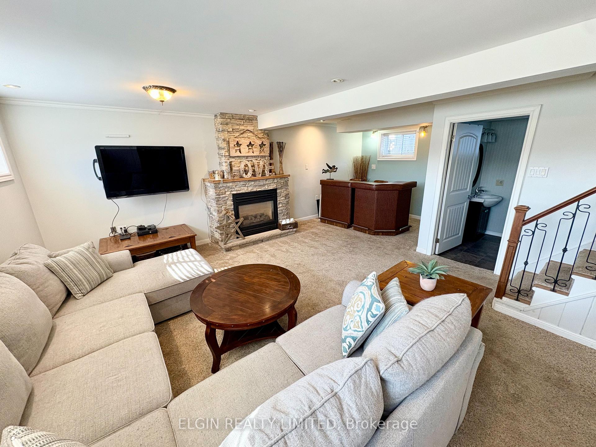 66 Aldborough Avenue, St. Thomas — photo 2 of 5