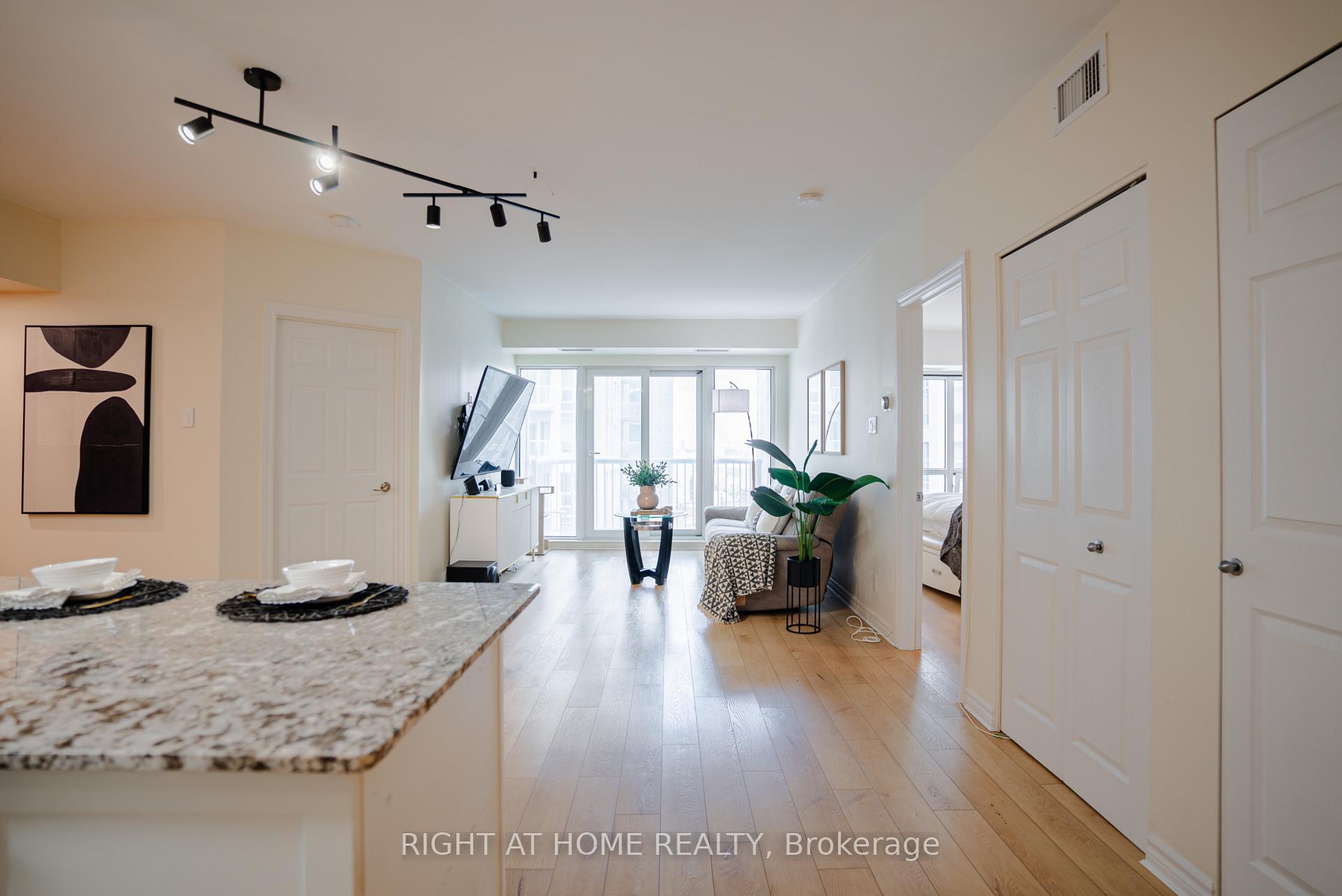 234 Rideau Street 1805, Lower Town - Sandy Hill — photo 2 of 5
