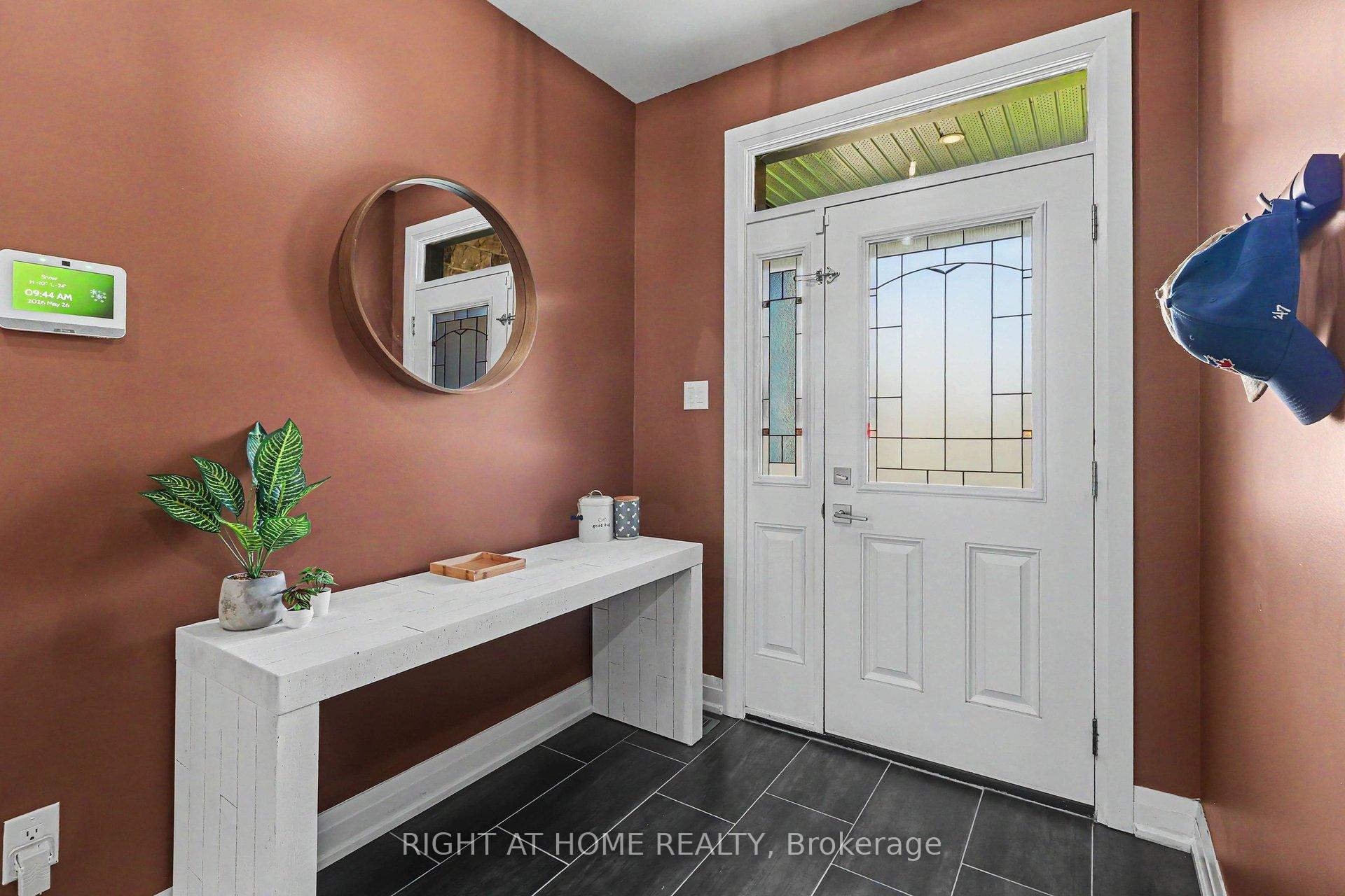 766 Rue Du Rivage Street, Clarence-Rockland — photo 2 of 5