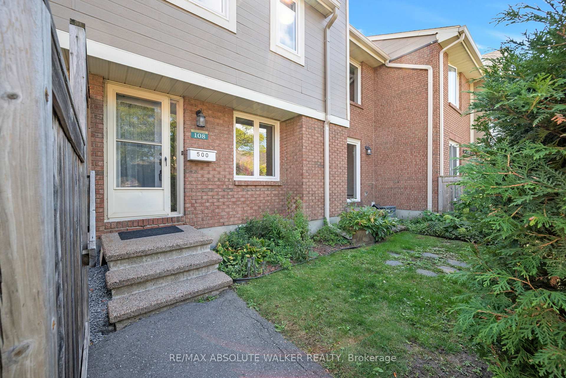500 Canteval Terrace 108, Orleans - Cumberland and Area — photo 2 of 5