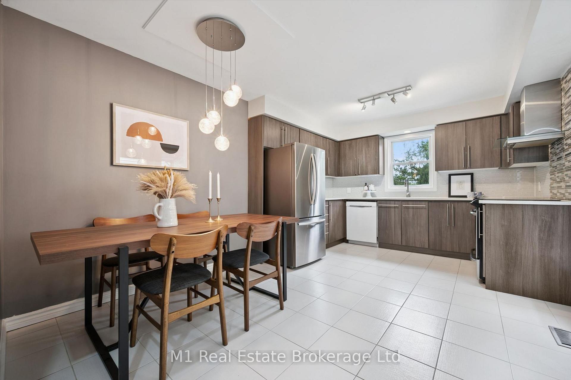 668 Jacob Lane, Waterloo — photo 4 of 5