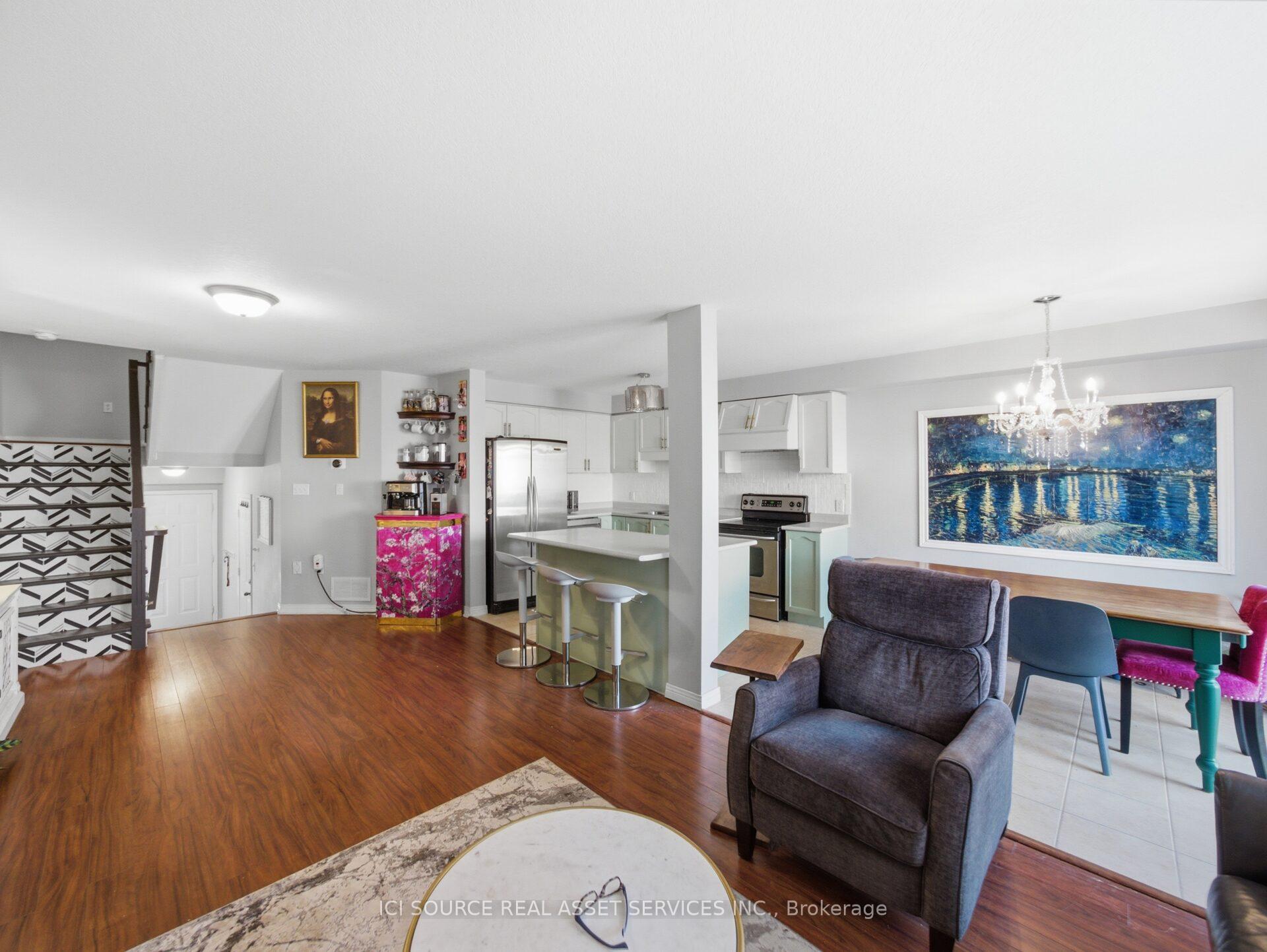 163 Livingston Avenue 22, Grimsby — photo 3 of 5