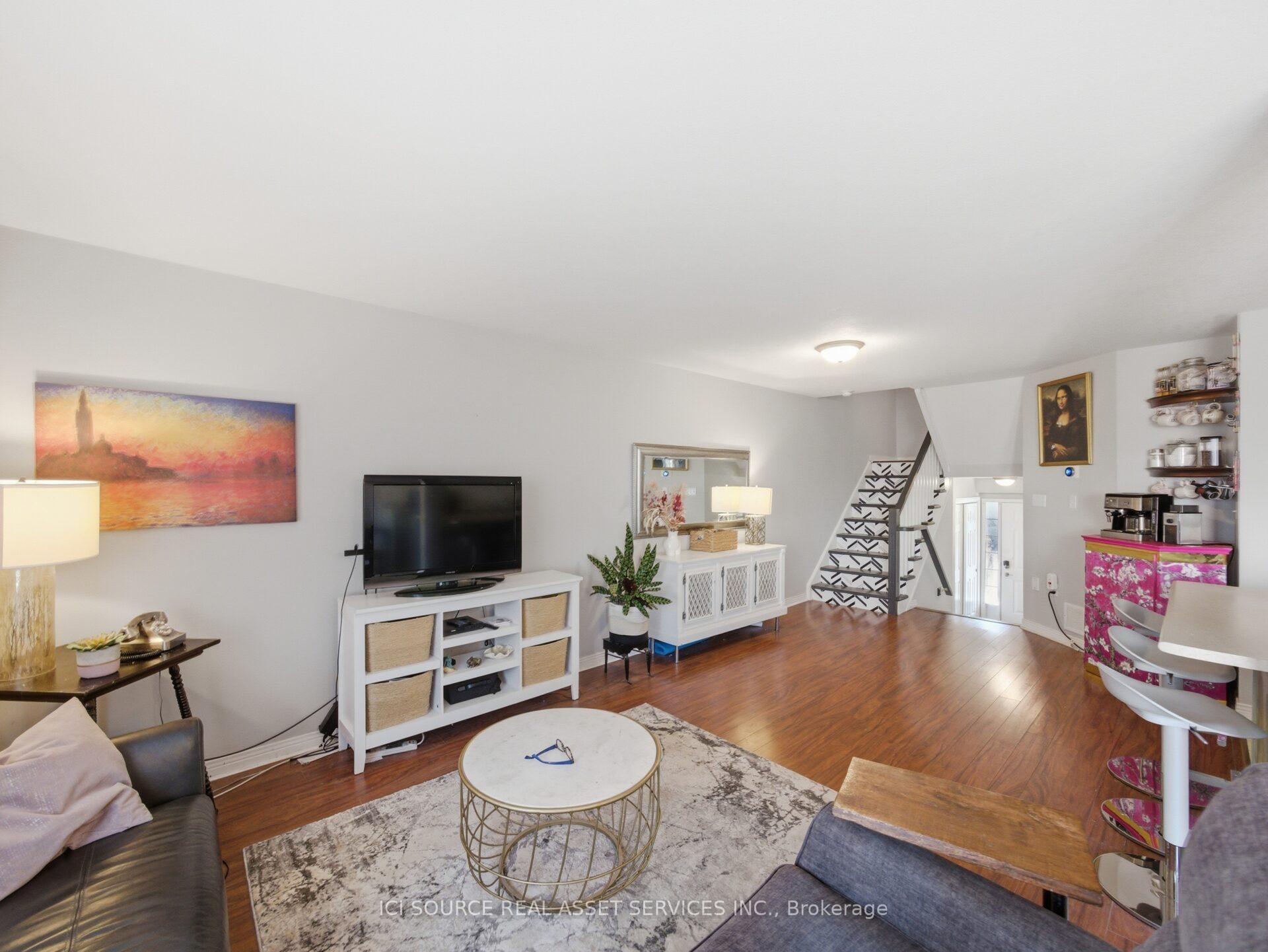 163 Livingston Avenue 22, Grimsby — photo 4 of 5