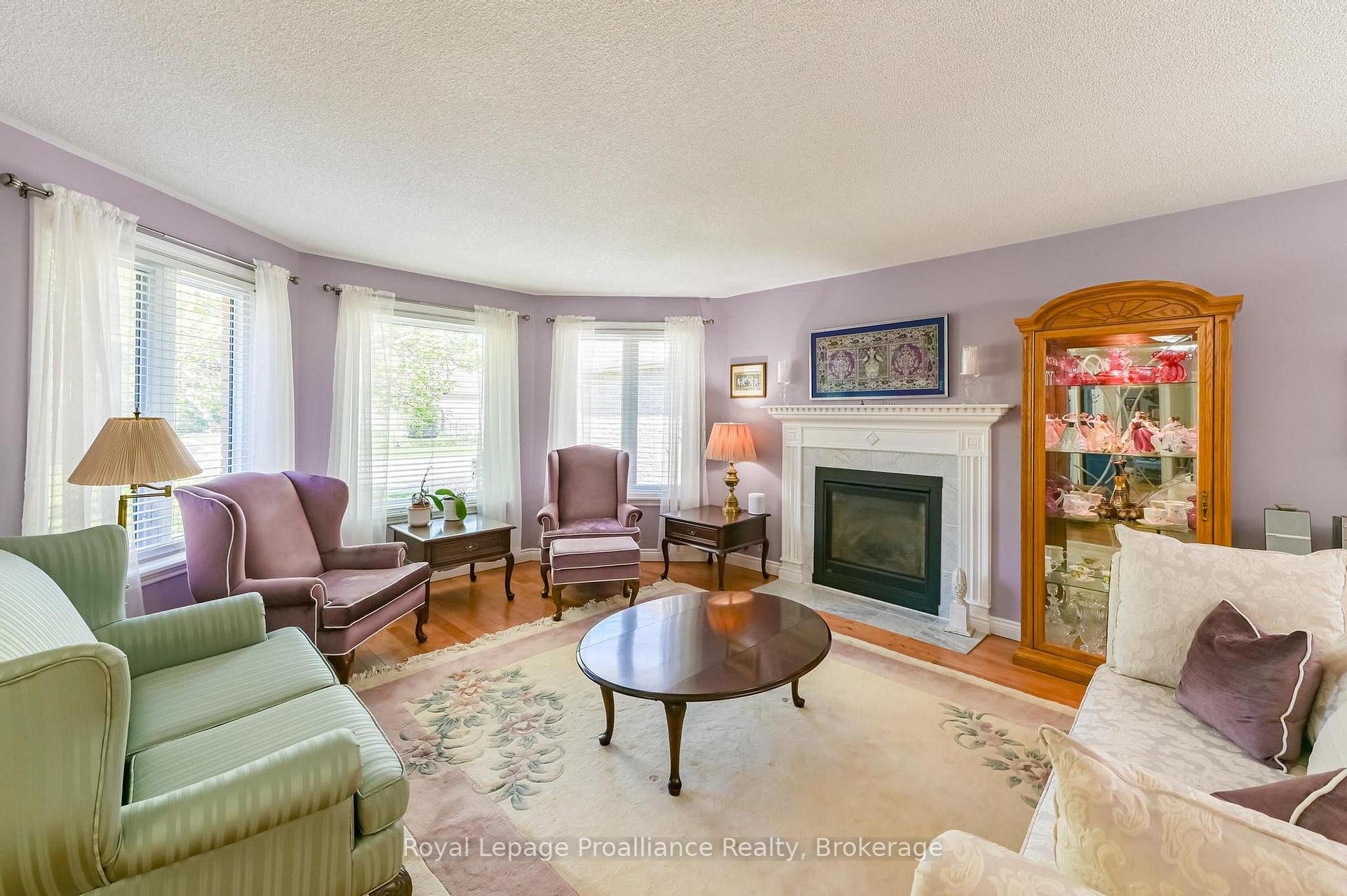 104 East House Crescent, Cobourg — photo 2 of 5