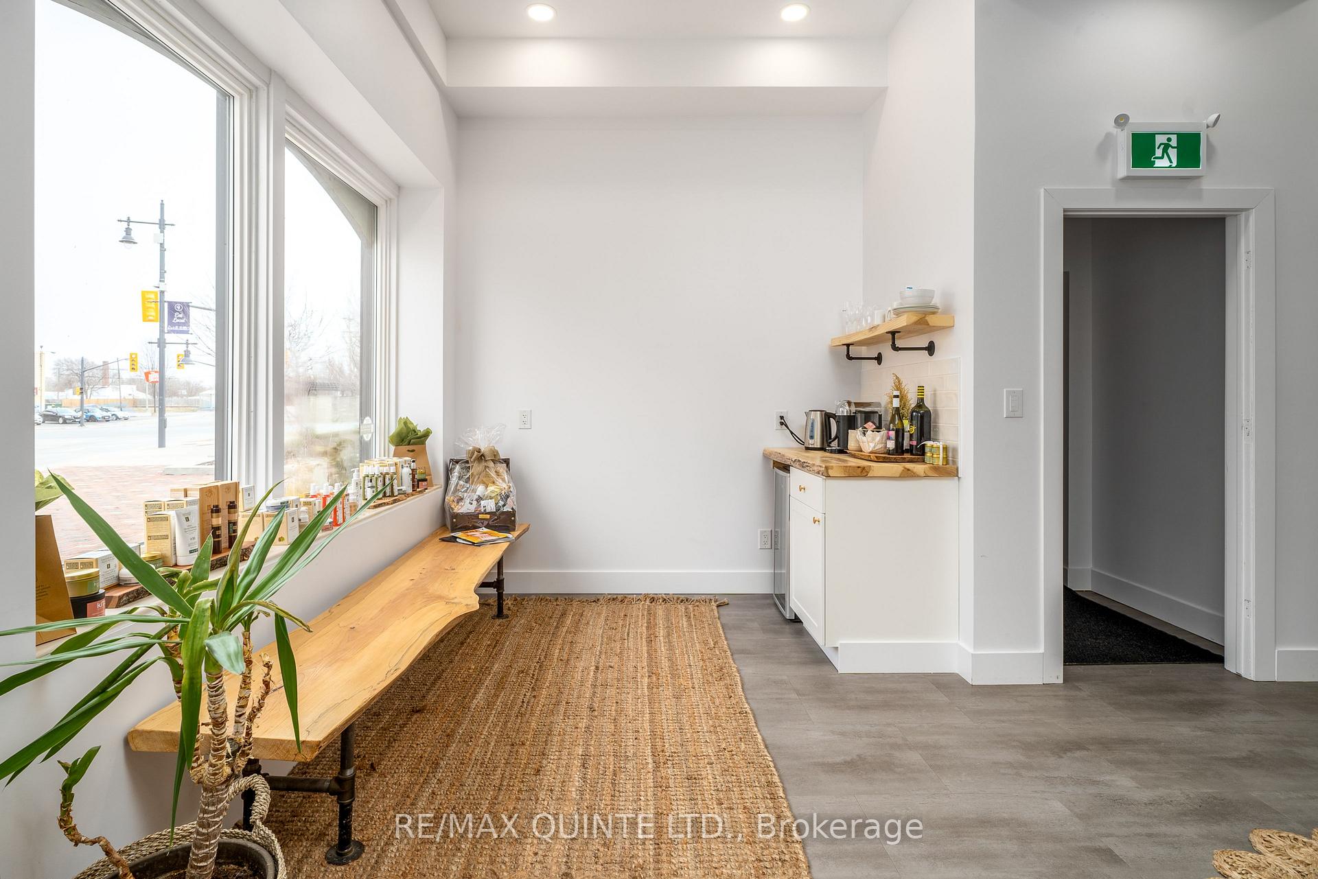 112 Front Street, Belleville — photo 4 of 5