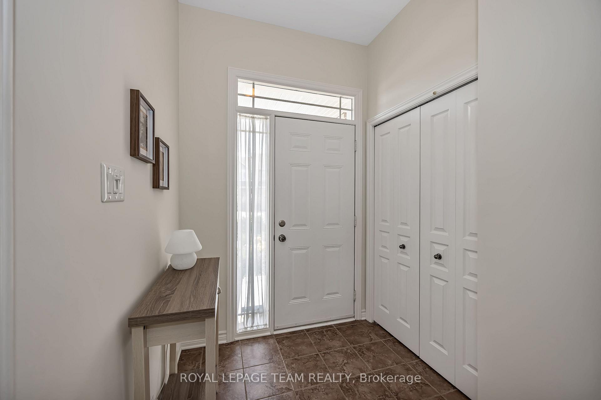 472 Celtic Ridge Crescent, Kanata — photo 4 of 5