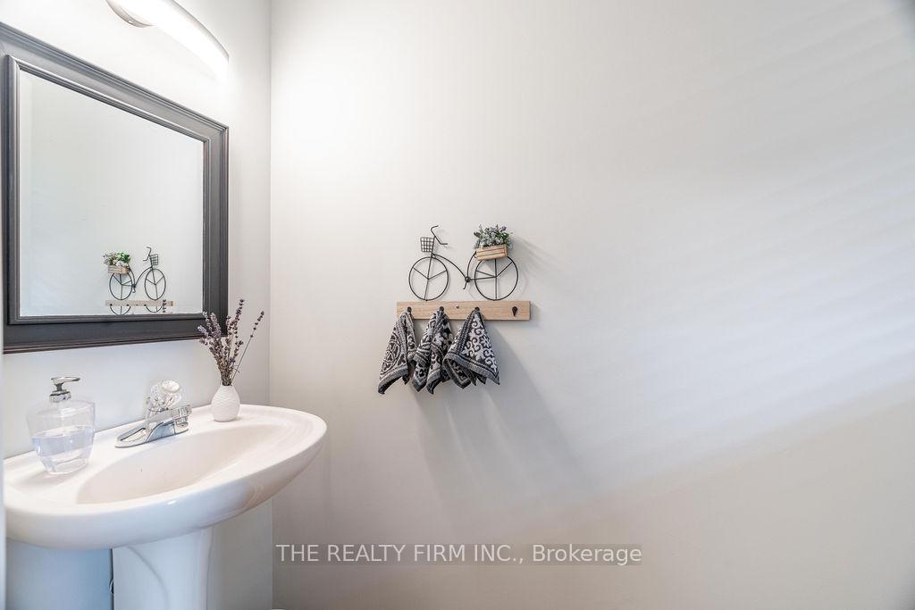 320 AMBLESIDE Drive 30, London North — photo 4 of 5