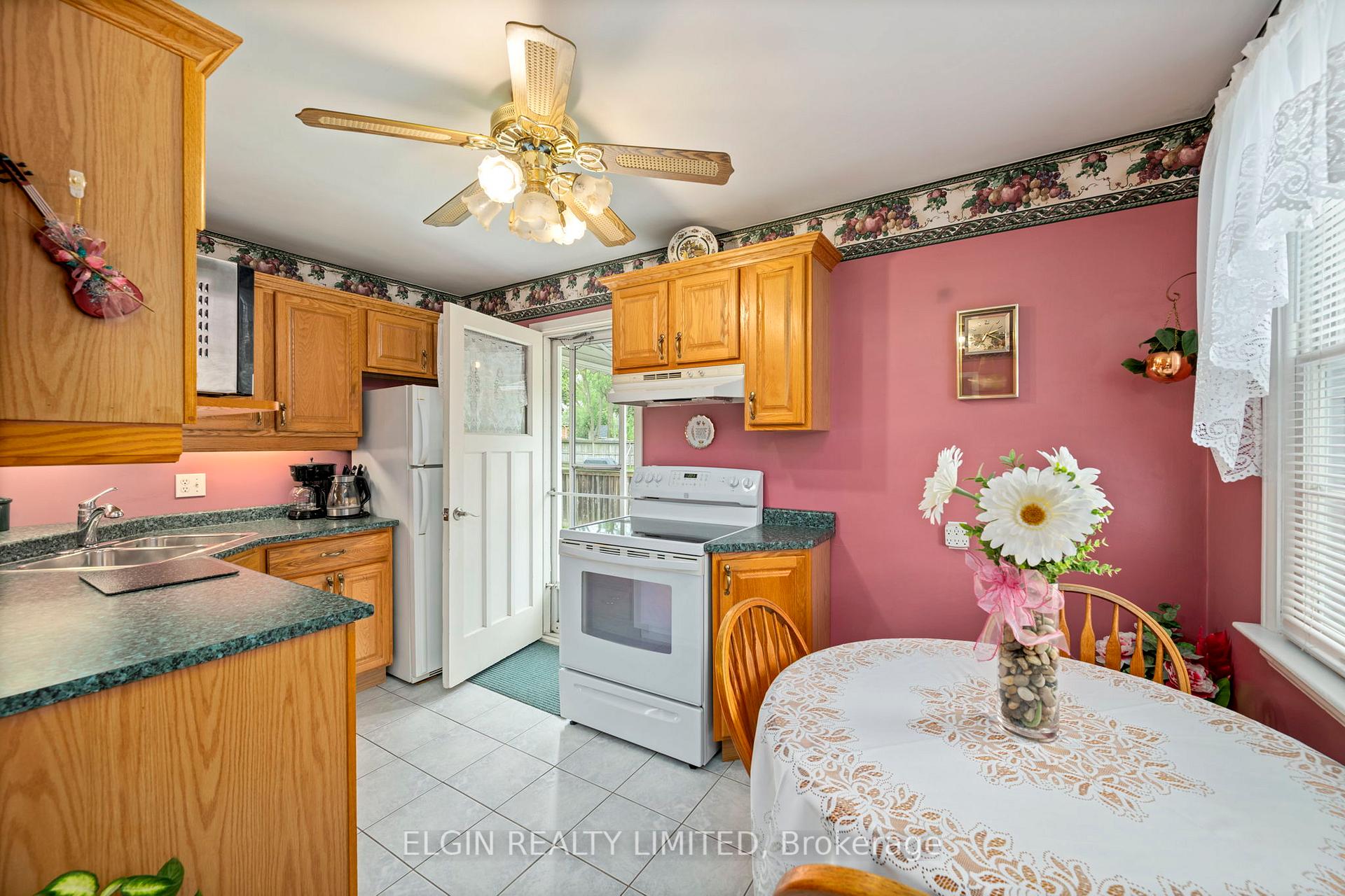 59 Churchill Crescent, St. Thomas — photo 5 of 5